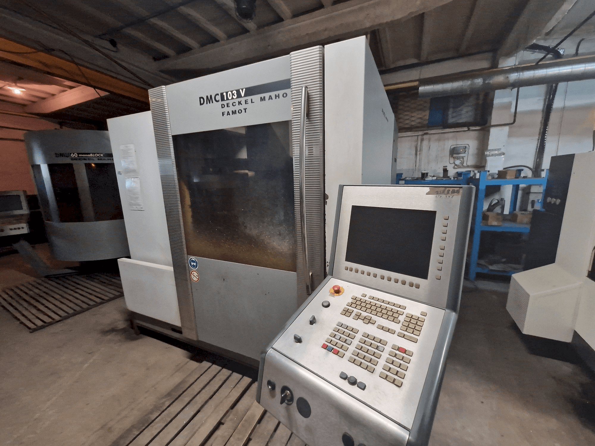 Prikaz stroja DMG DMC 103V sprijeda