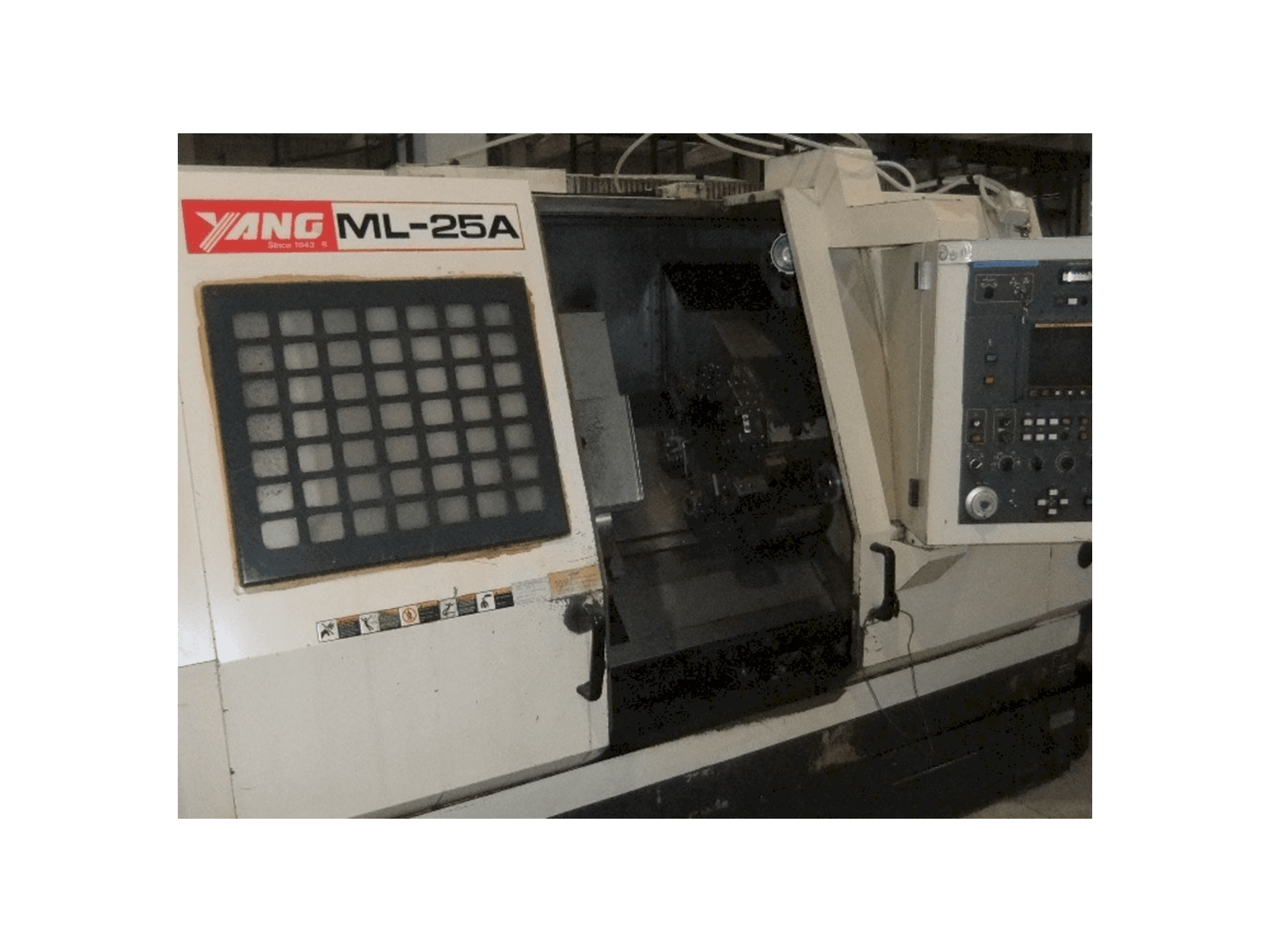 Prikaz stroja Yang ML 25A sprijeda