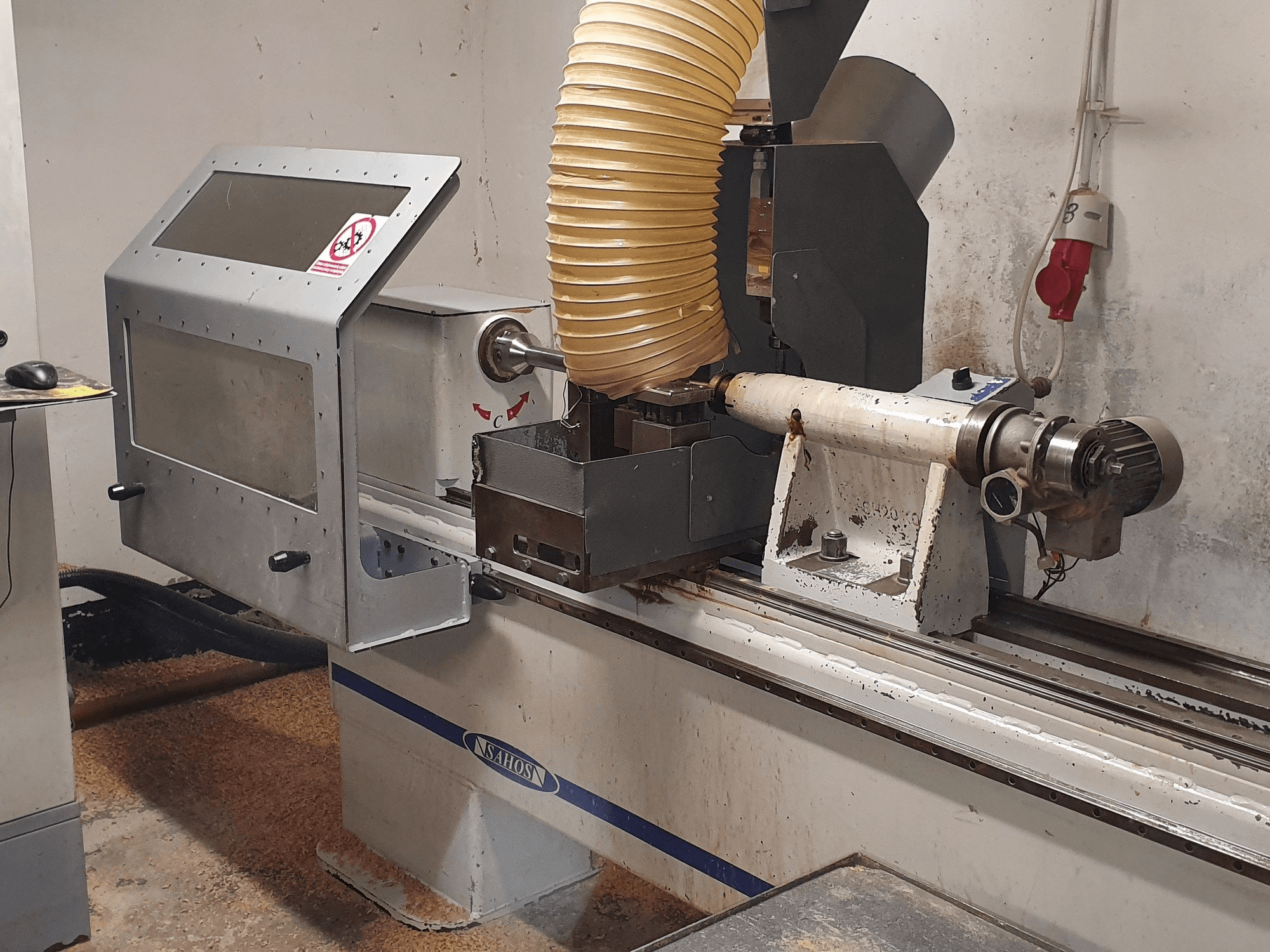 Prikaz stroja Sahos GALAXY SH1800 CNC sprijeda