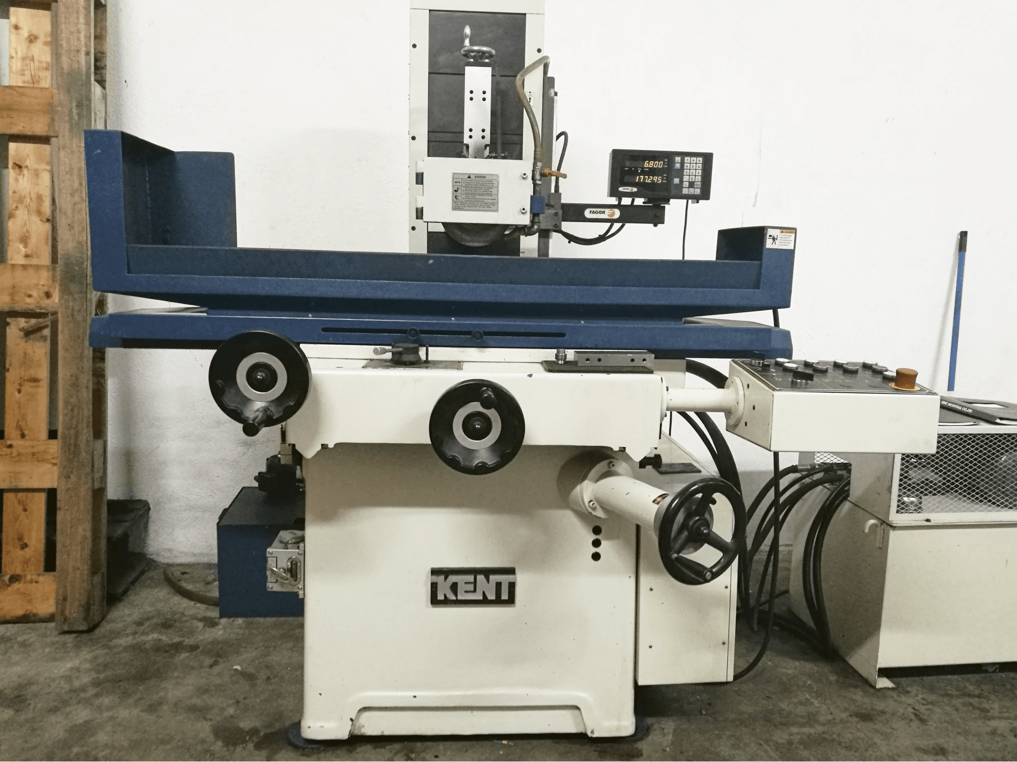Prikaz stroja Kent KGS-250 AH sprijeda