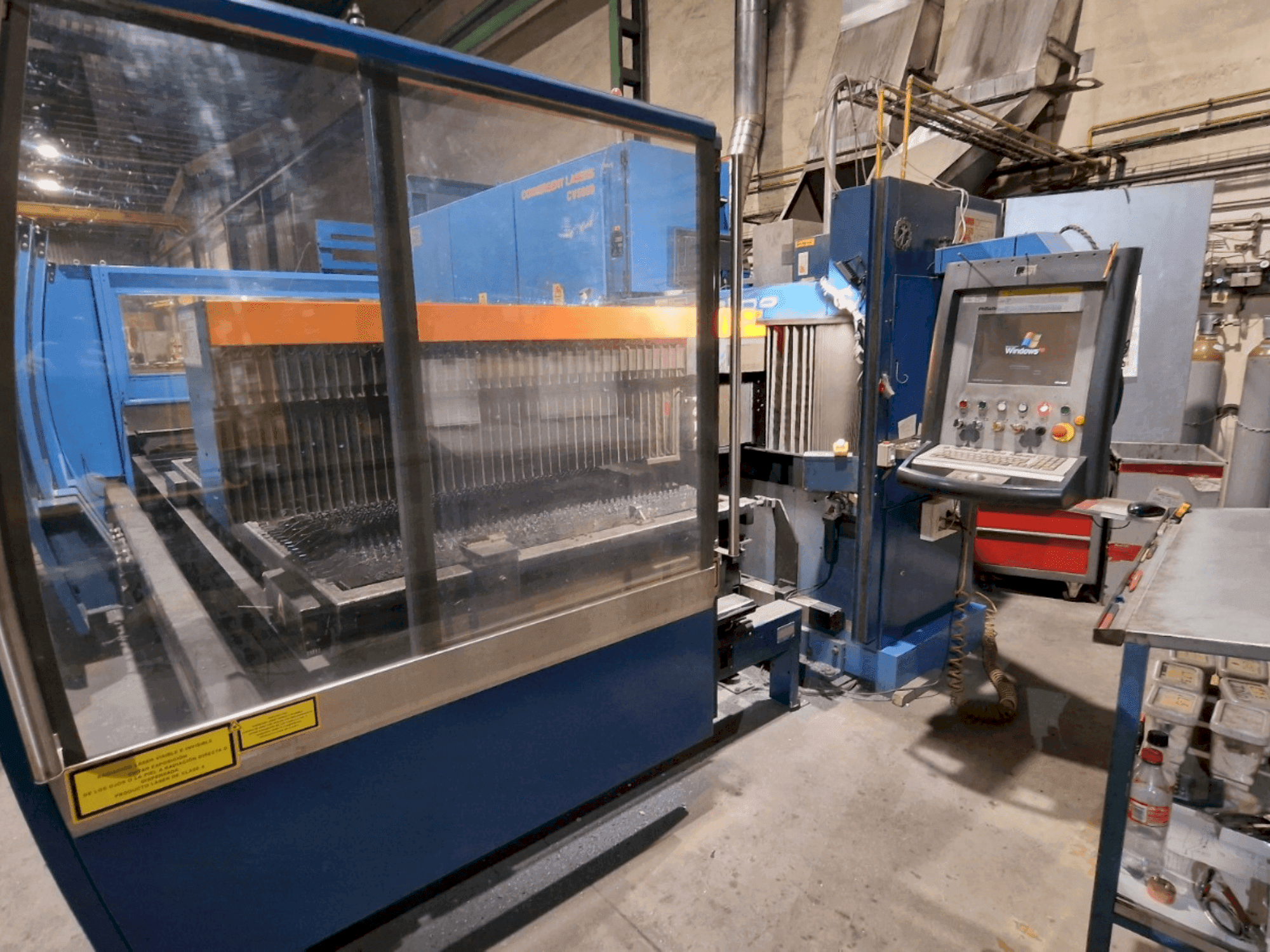 Prikaz stroja Prima Industrie PLATINO 1530 sprijeda