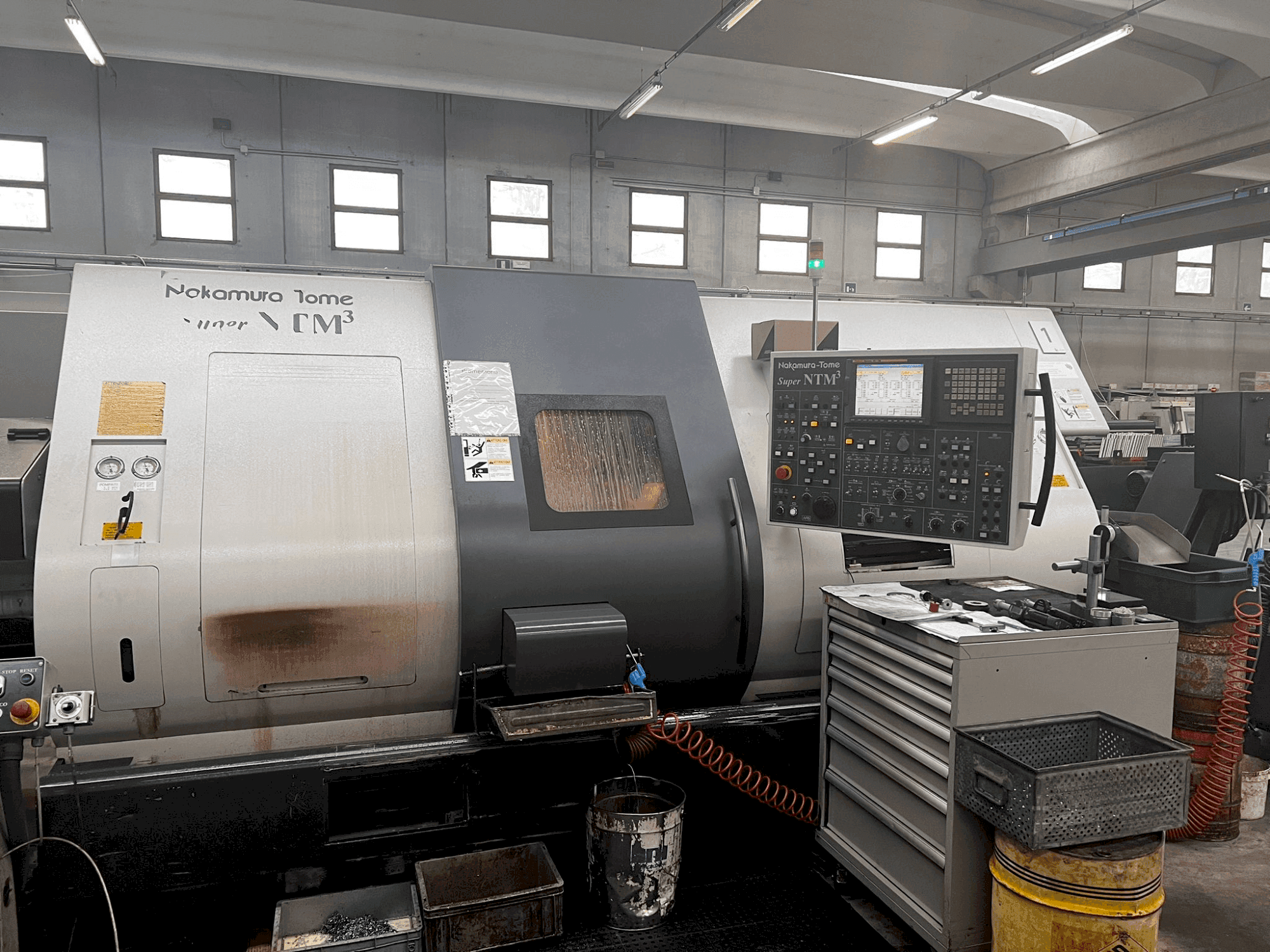 Prikaz stroja NAKAMURA NTM3 sprijeda