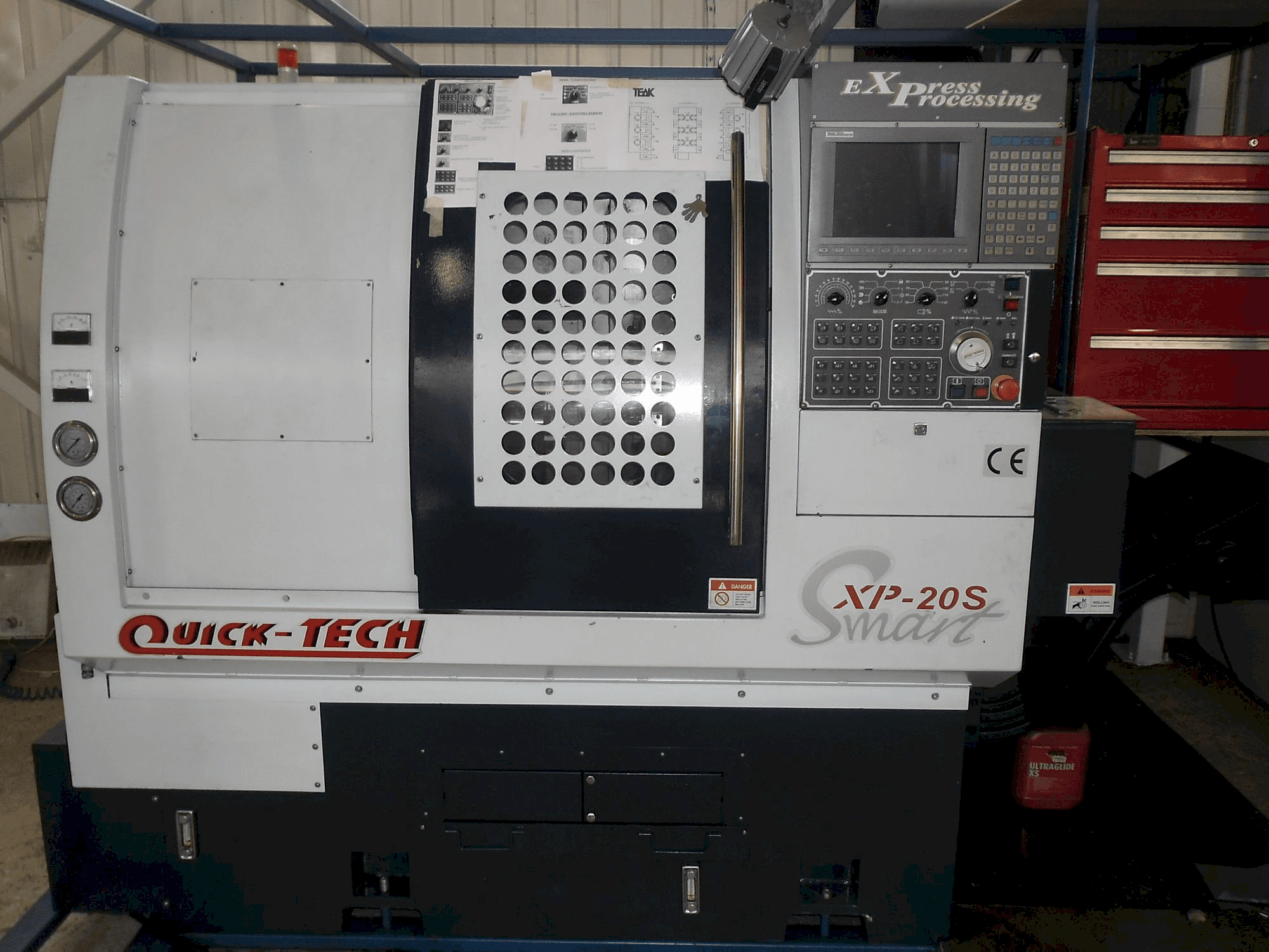 Prikaz stroja Quick-Tech XP-20S sprijeda