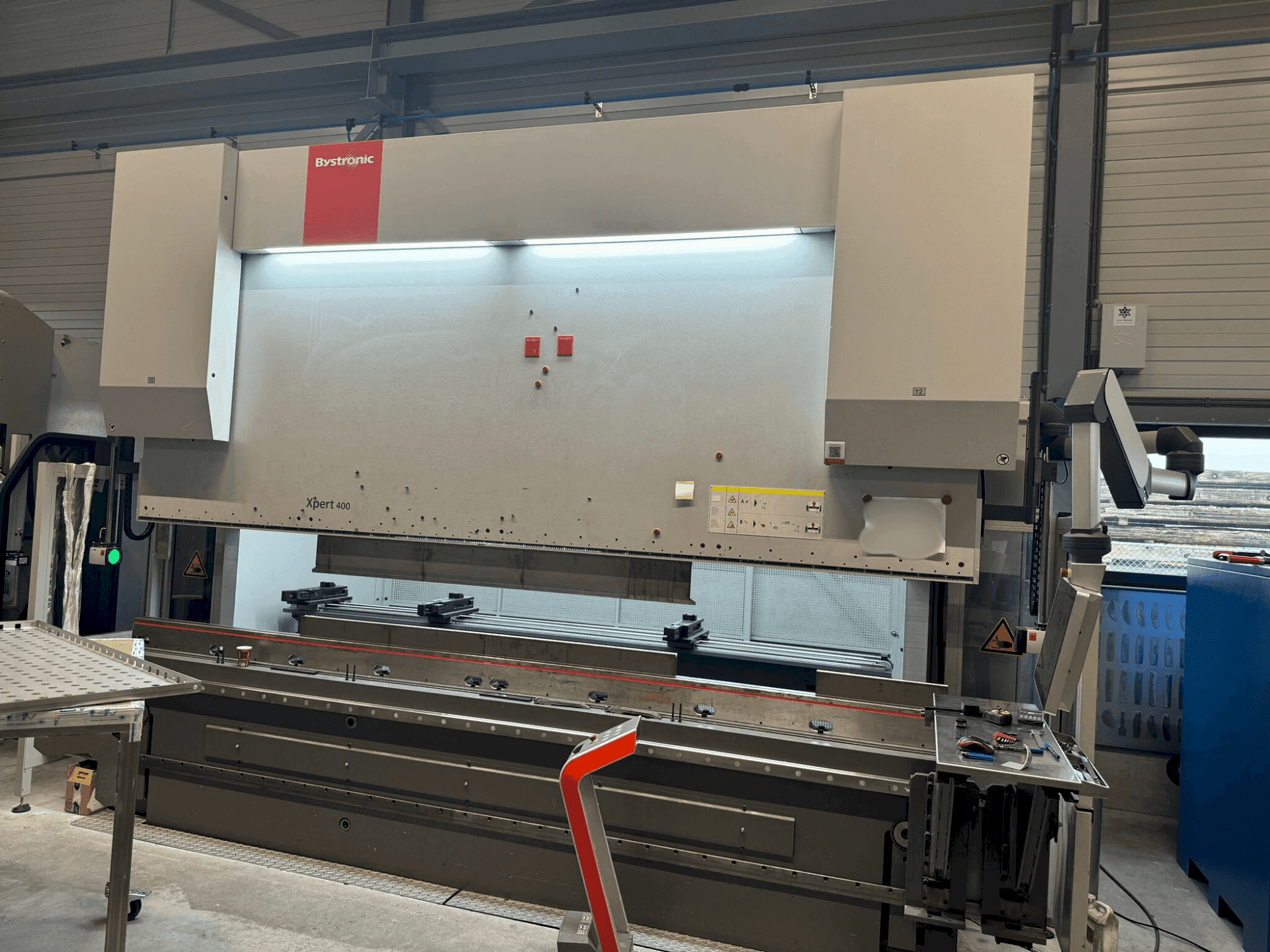 Prikaz stroja Bystronic Xpert 400/4100 sprijeda