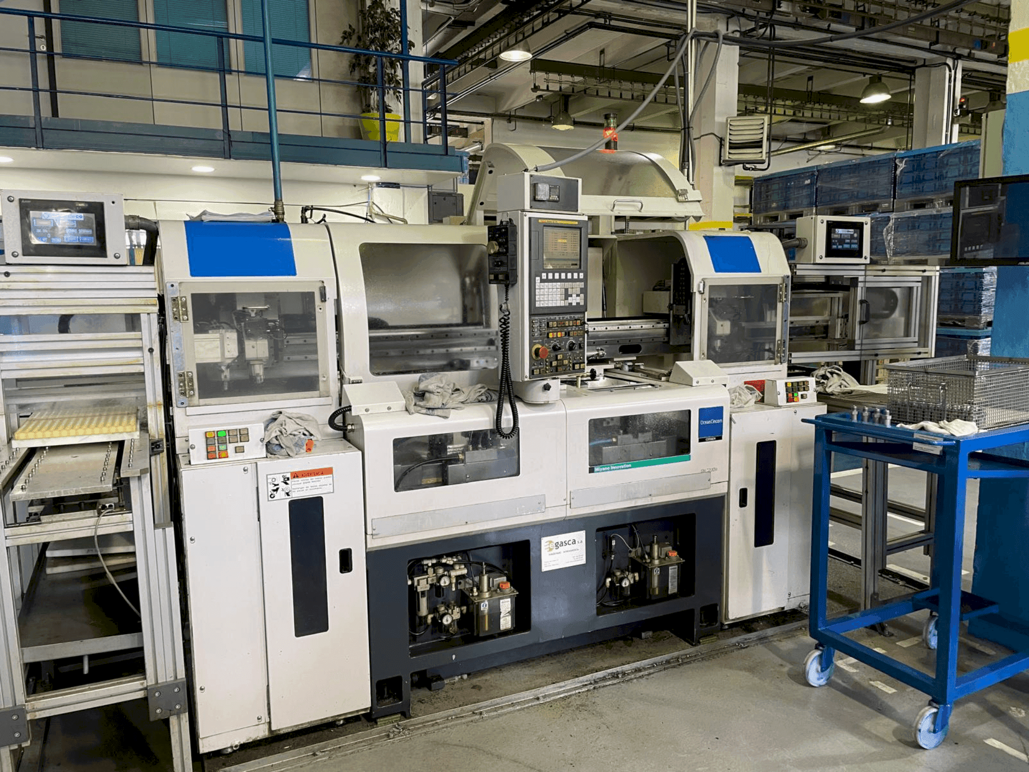 Prikaz stroja Miyano GN-3200W sprijeda