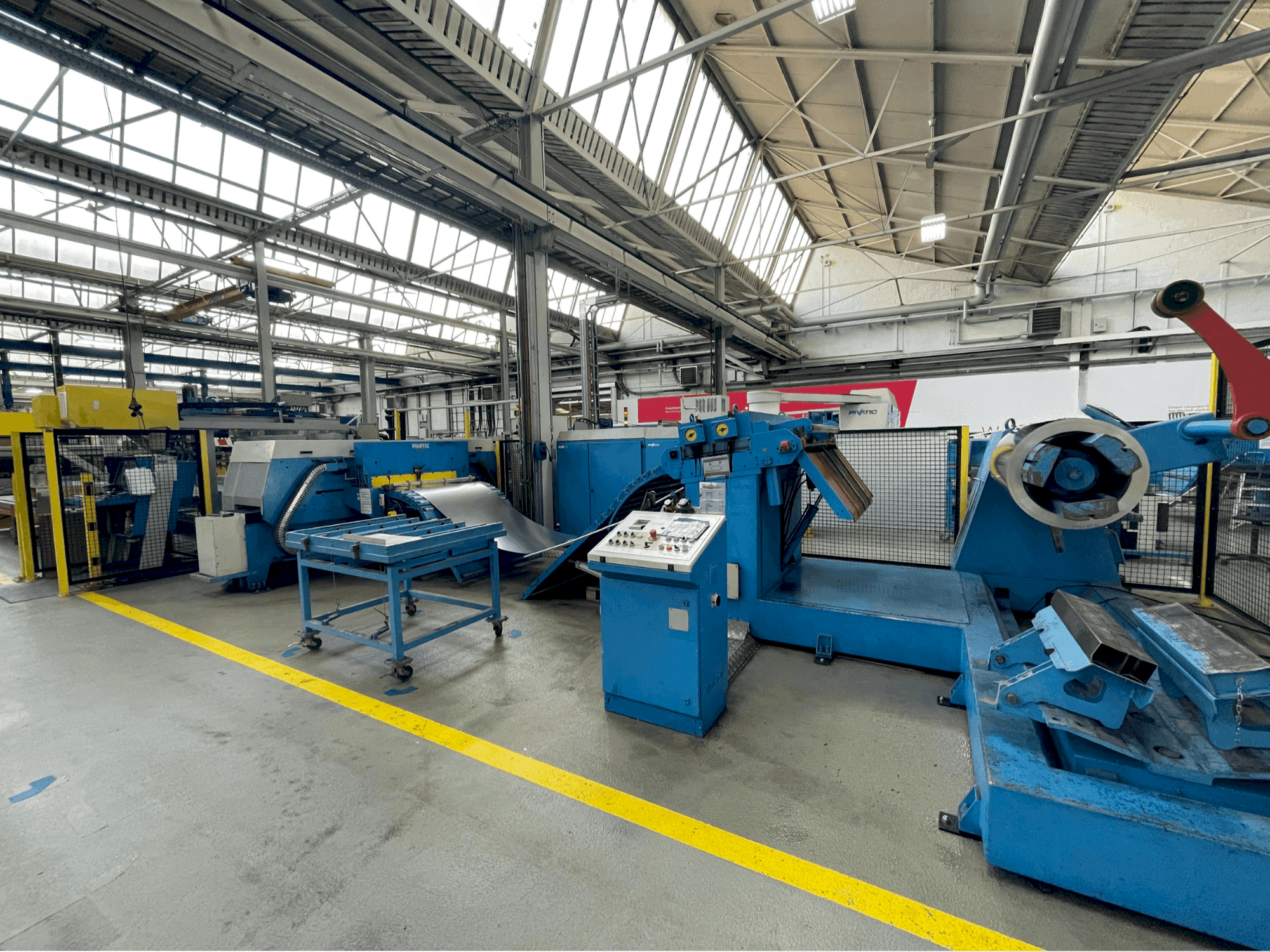 Prikaz stroja Pivatic P125 sprijeda