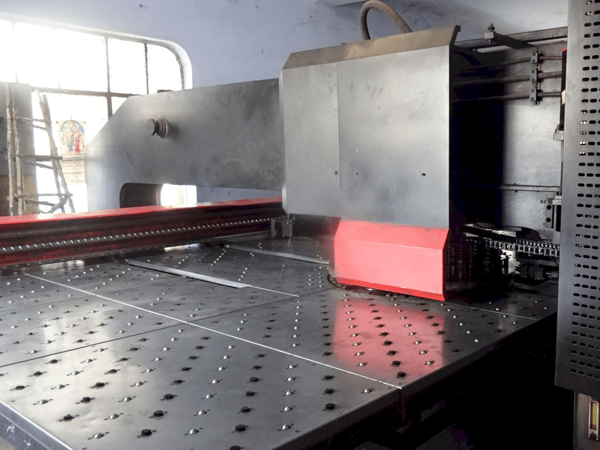 Radni prostor stroja Yangli MP 10-30