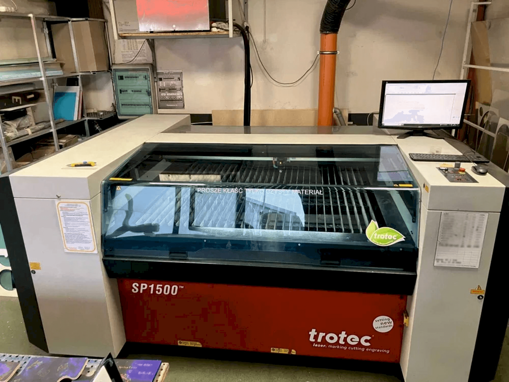 Prikaz stroja Trotec SP1500 sprijeda