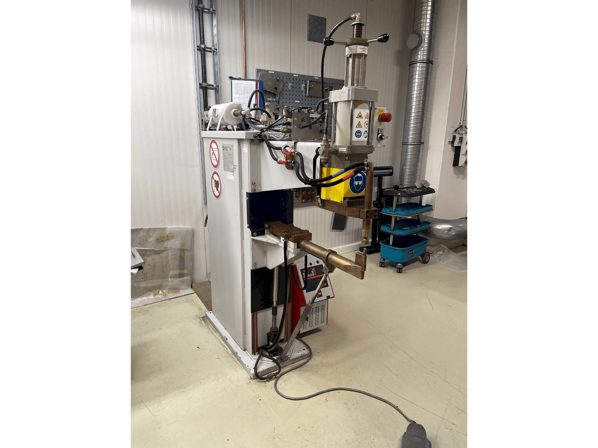 Prikaz stroja ESD 8212 S sprijeda