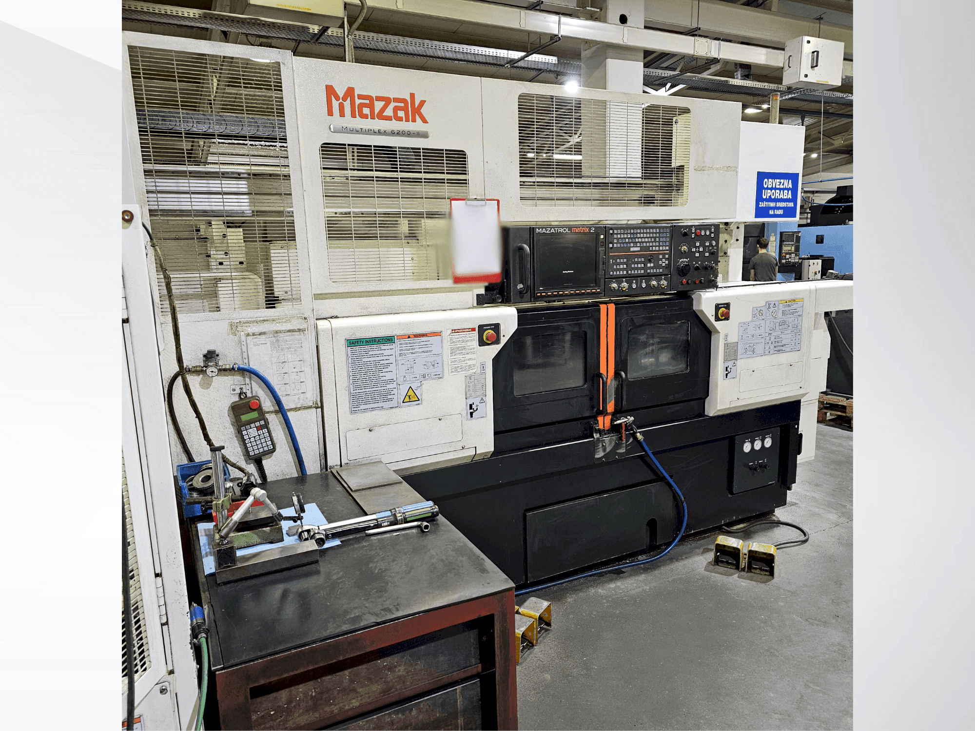 Prikaz stroja Mazak Multiplex 6200II sprijeda