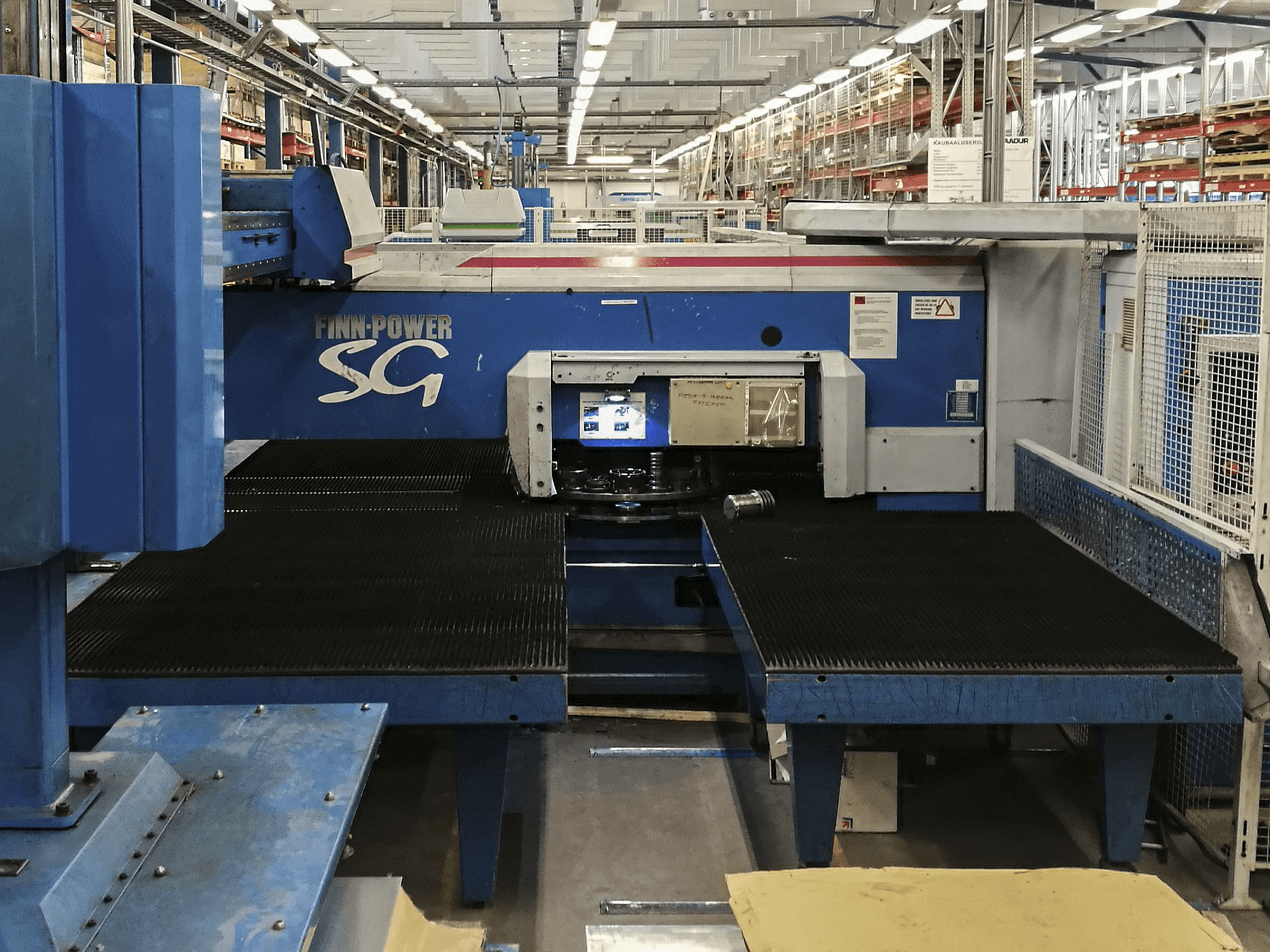 Prikaz stroja Finn-Power TRS 6 SB sprijeda