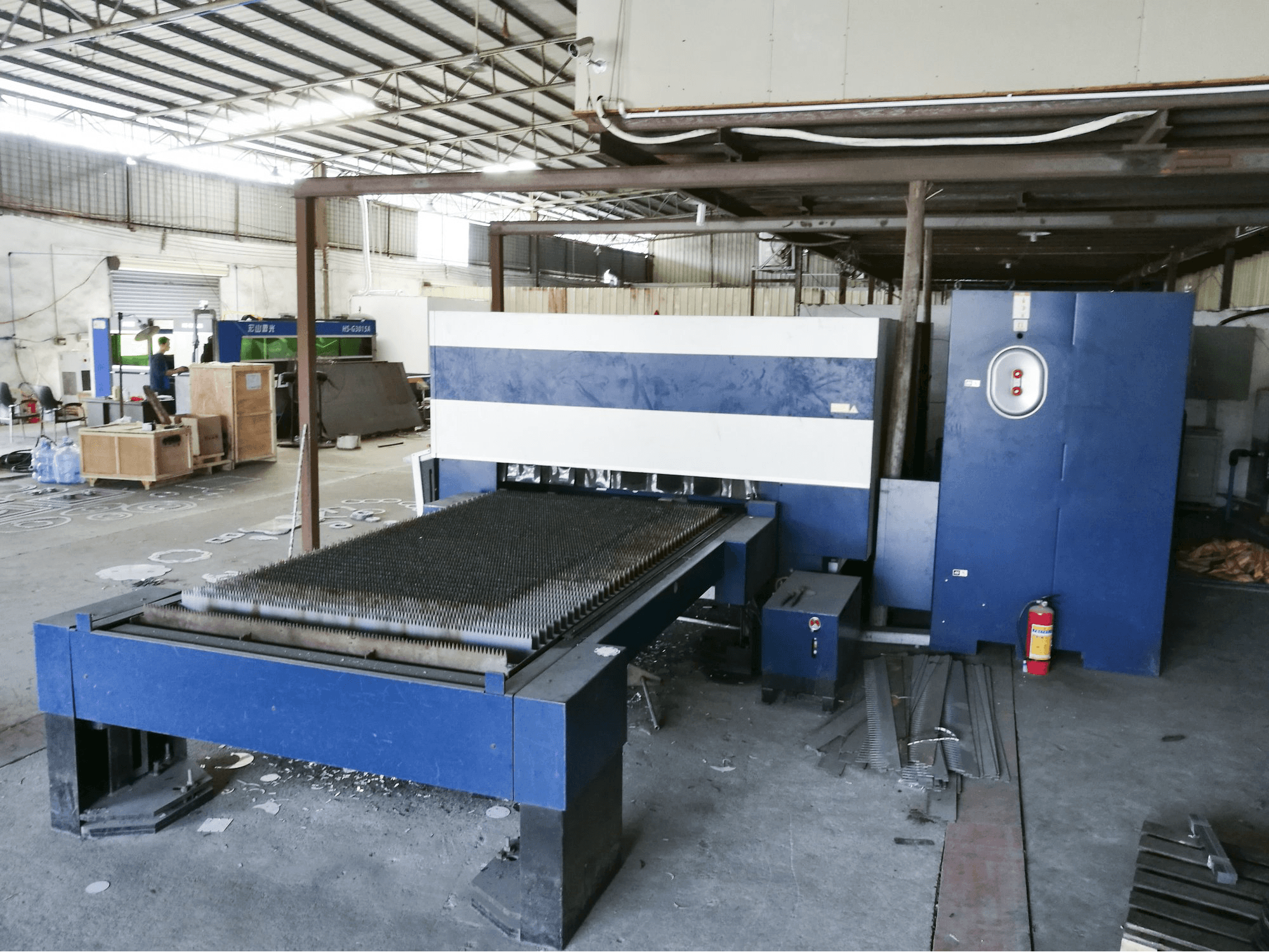 Prikaz 1 stroja Trumpf TruLaser 3030 zdesna