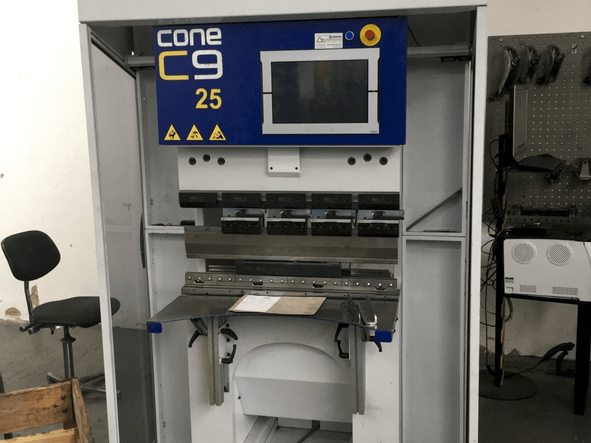 Prikaz stroja COASTONE Cone C9 sprijeda
