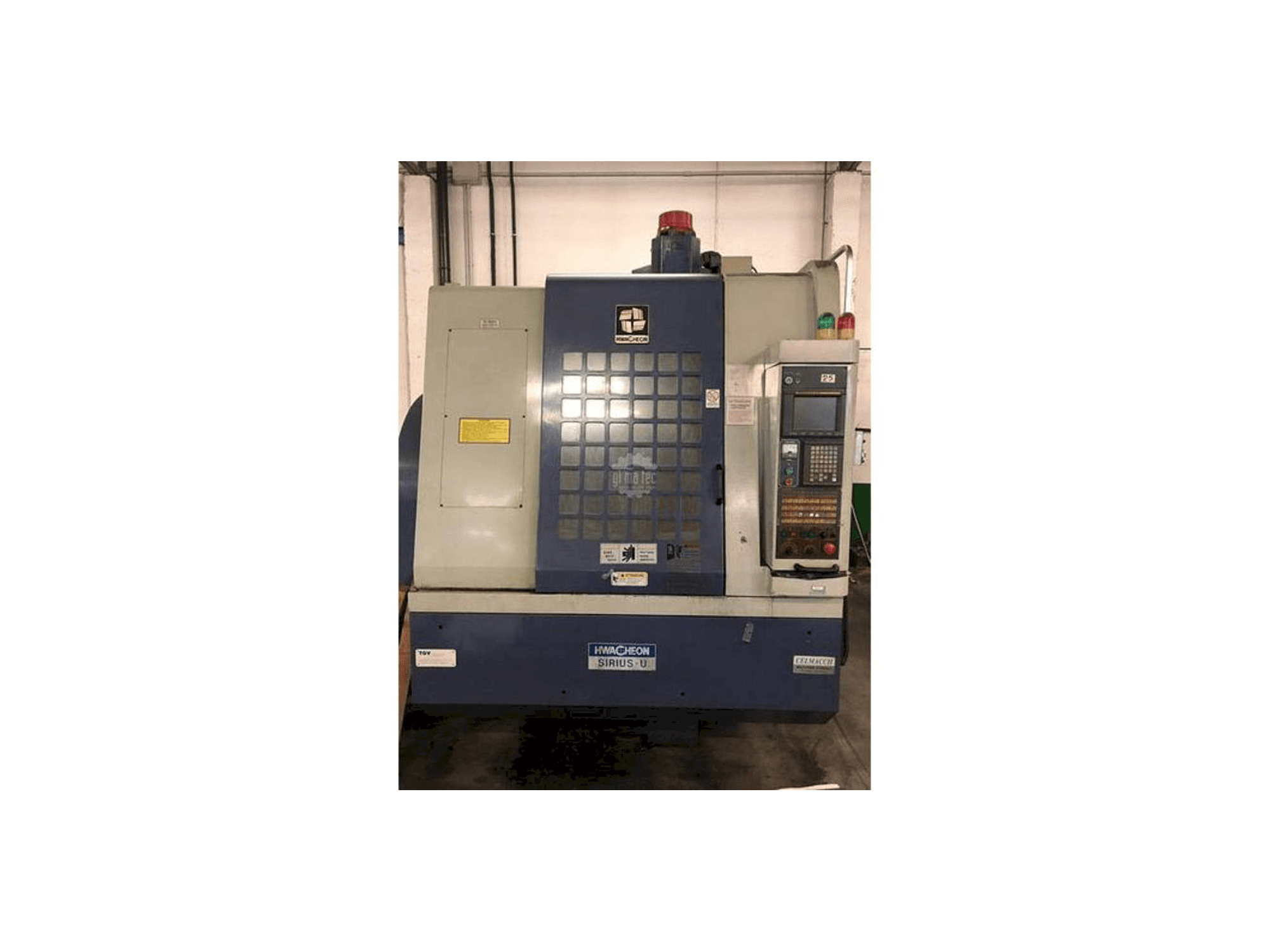 Prikaz stroja HWACHEON SIRIUS U sprijeda