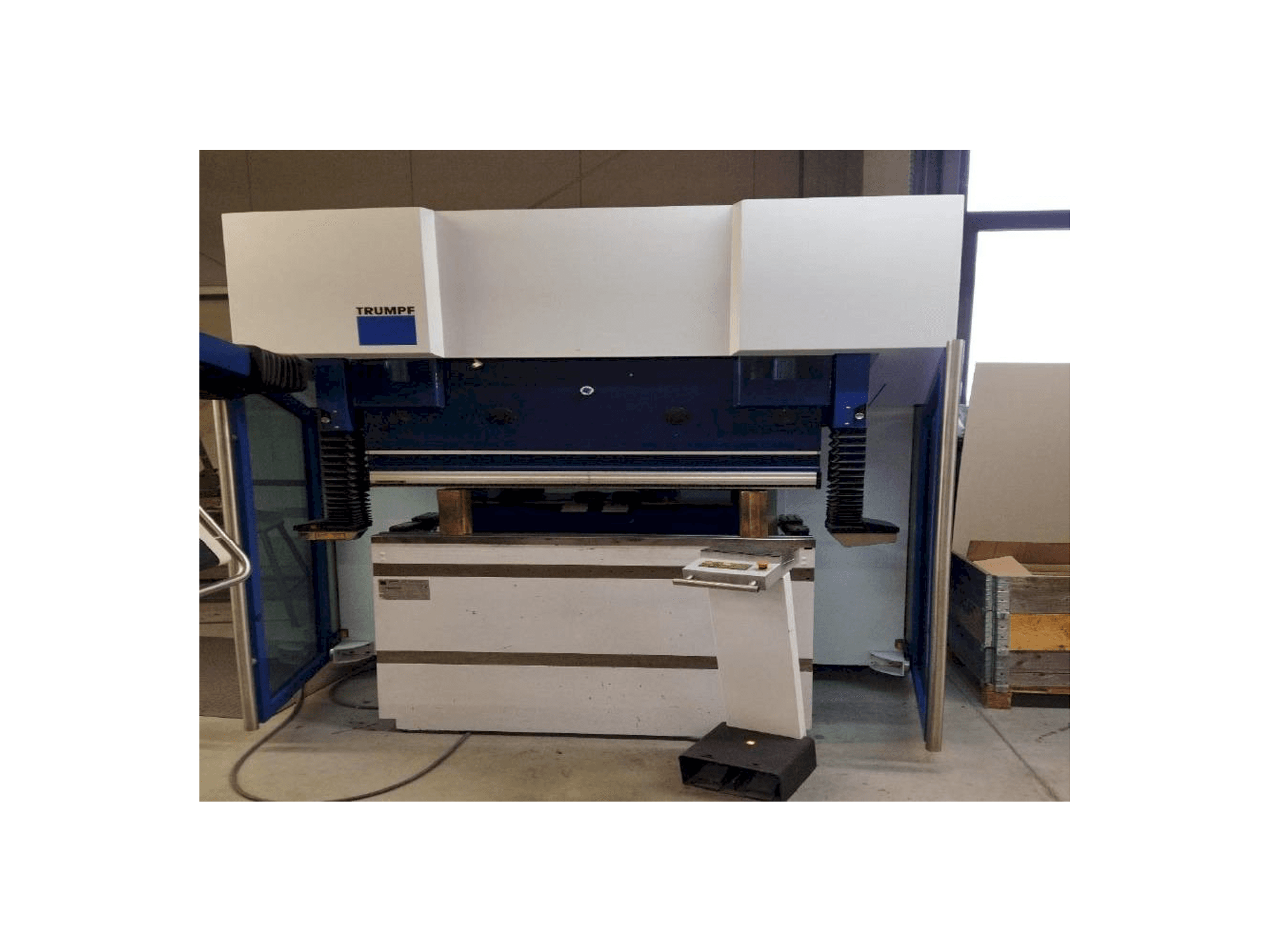 Prikaz stroja TRUMPF V500 sprijeda