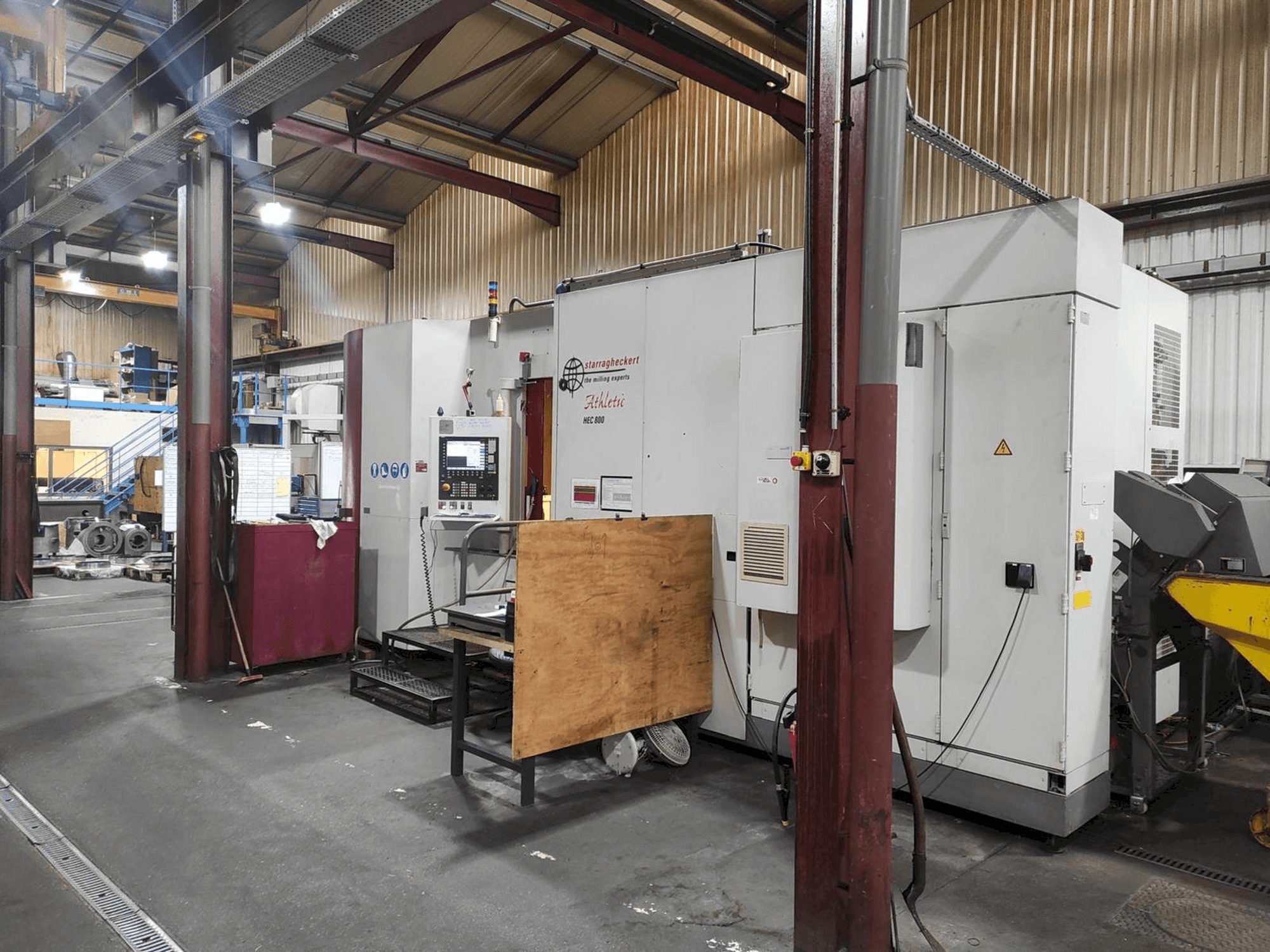 Prikaz stroja Starrag HEC 800 - 5 AXES sprijeda