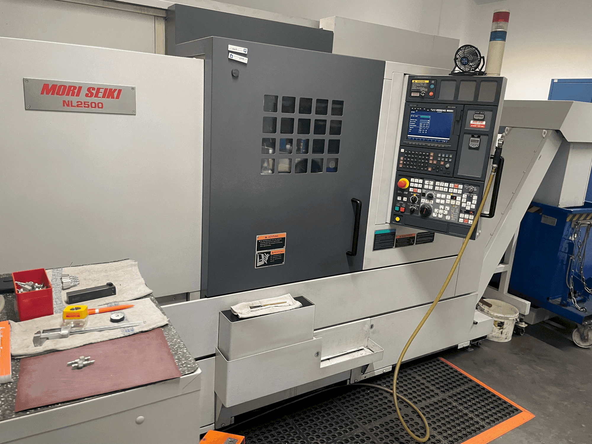 Prikaz stroja MORI SEIKI NL2500Y/700 sprijeda
