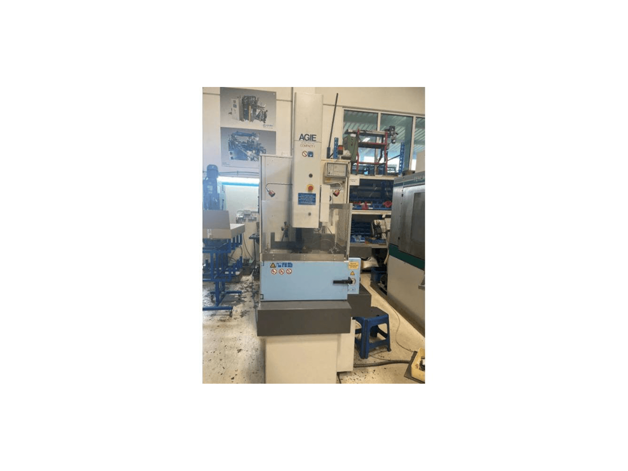 Prikaz stroja AGIE Agietron Compact 1 sprijeda