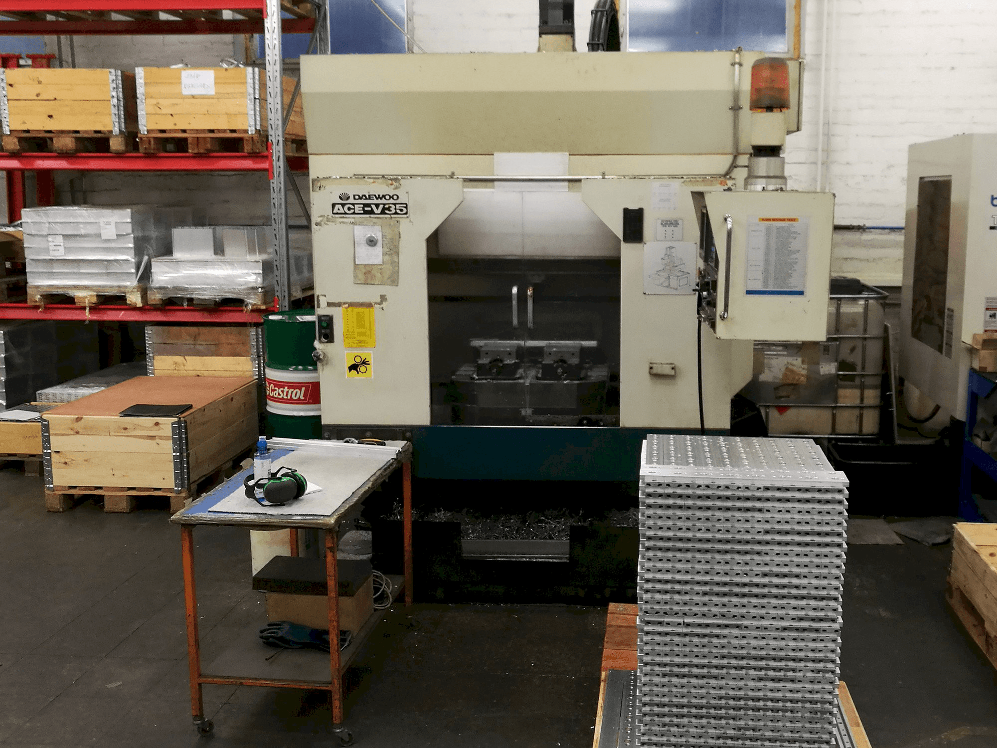 Prikaz stroja DAEWOO ACE V-35 sprijeda