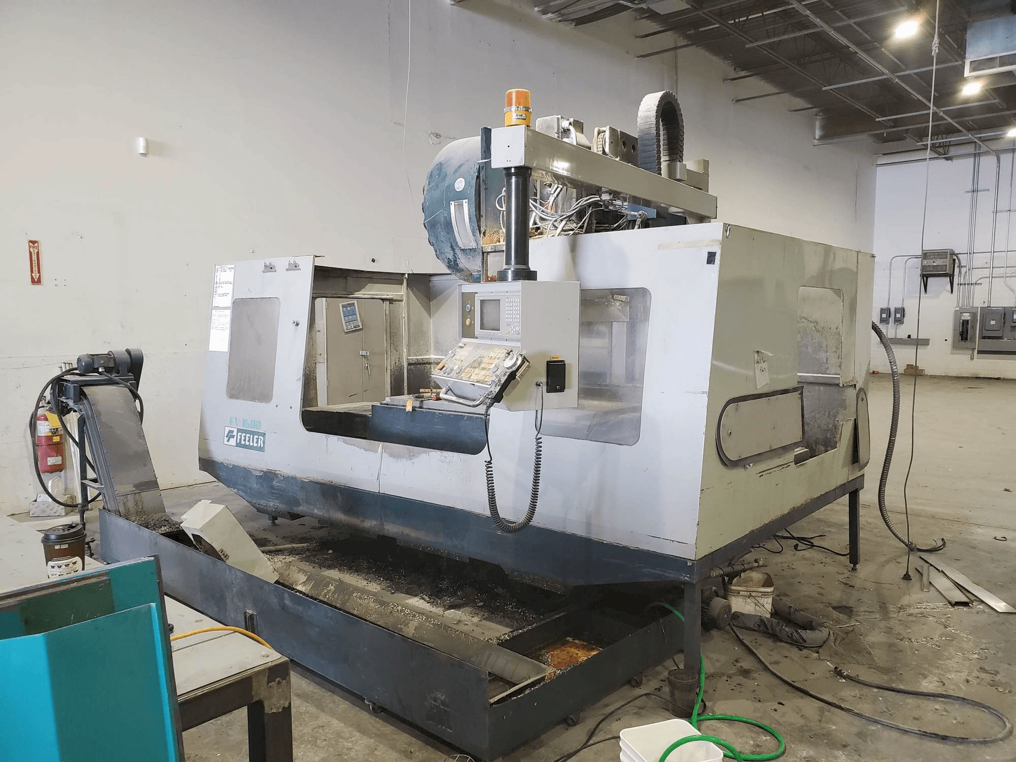Prikaz stroja Feeler FV-1500A sprijeda