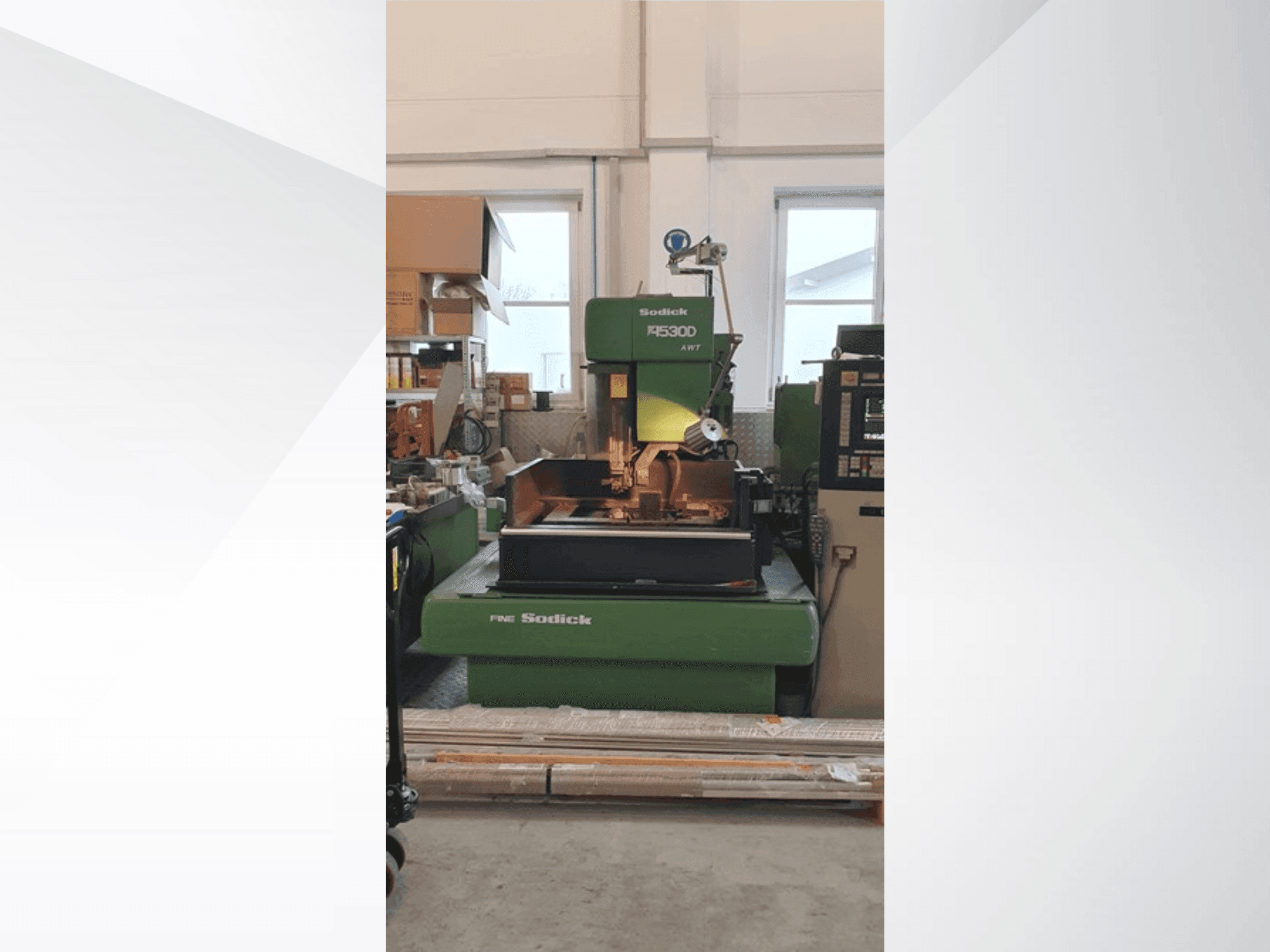 Prikaz stroja Sodick A 530 D AWT sprijeda