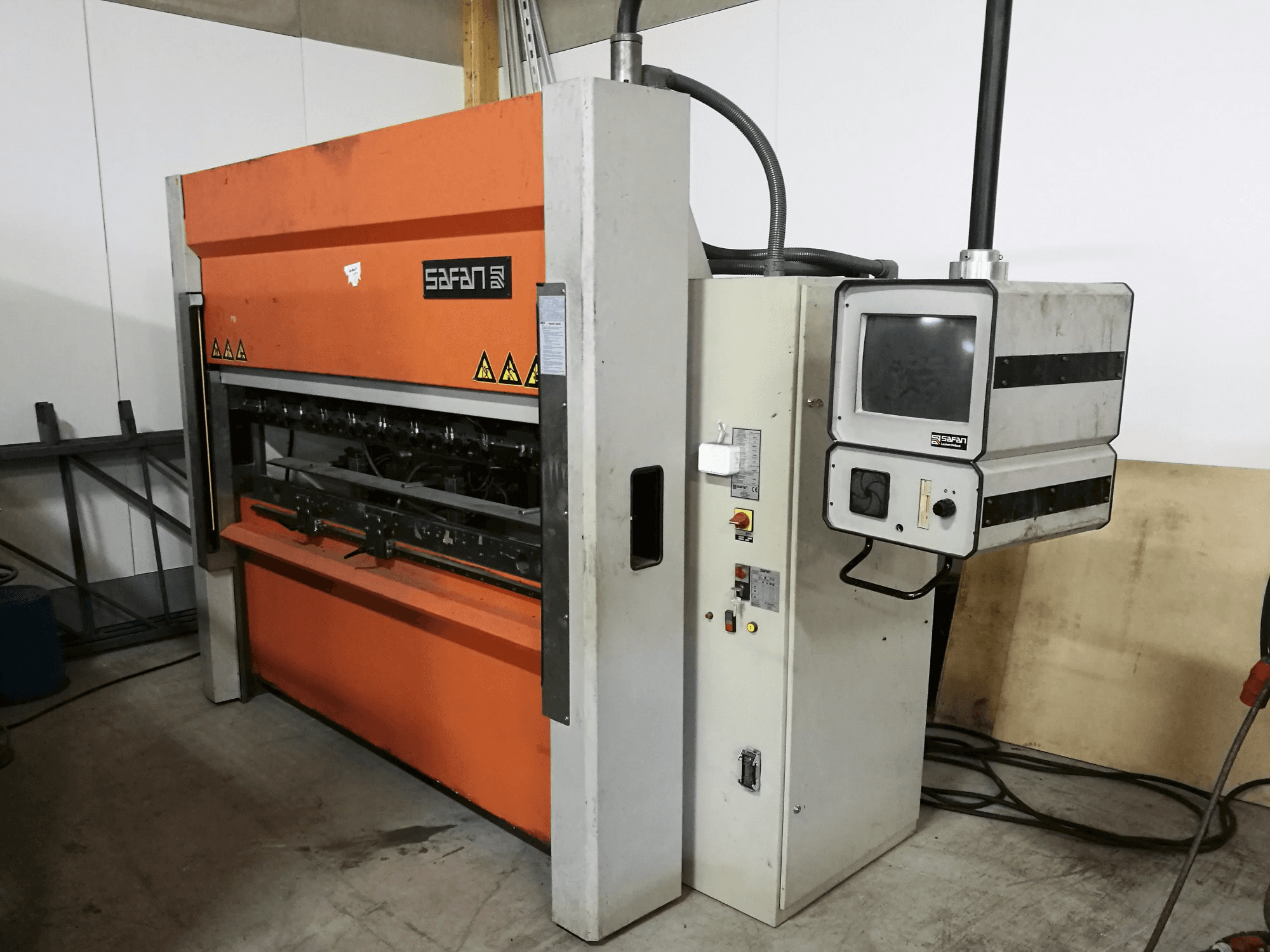 Prikaz stroja Safan SMK-L 40-2550 TS1 zdesna