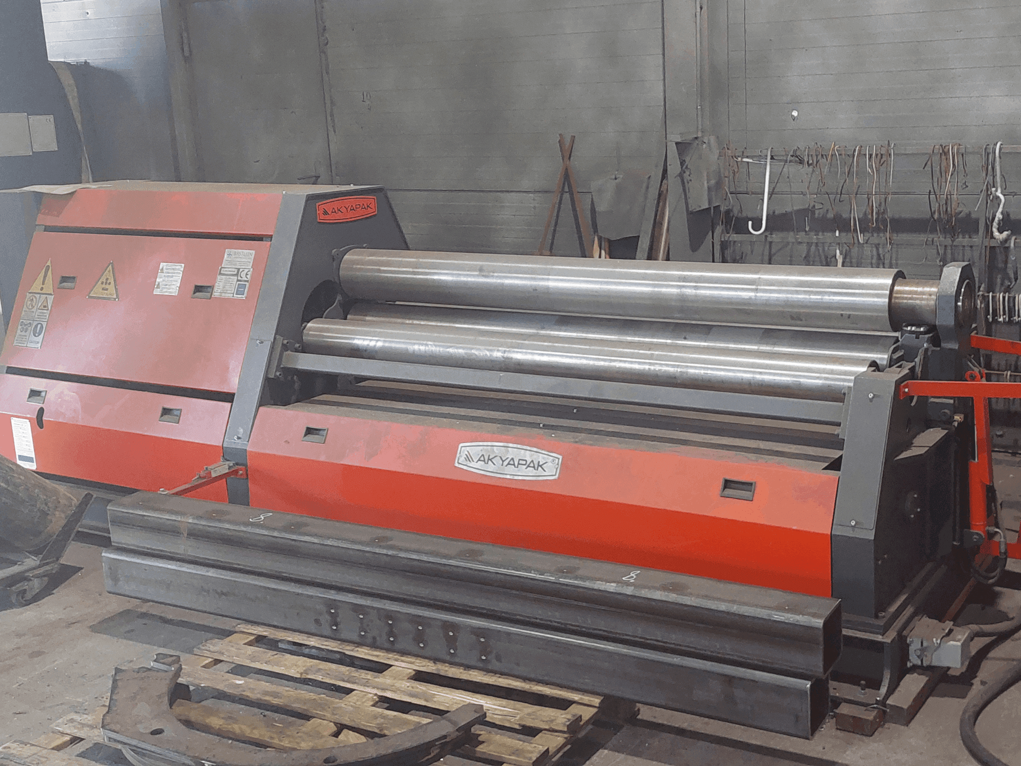 Prikaz stroja Akyapak AHS 20/06 sprijeda