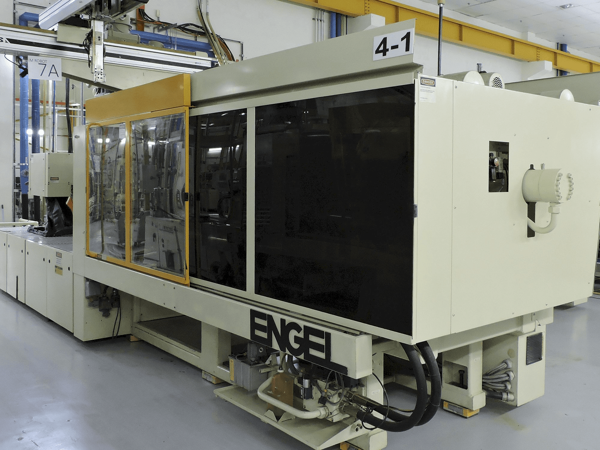 Prikaz stroja ENGEL ES1300/450 BHP sprijeda