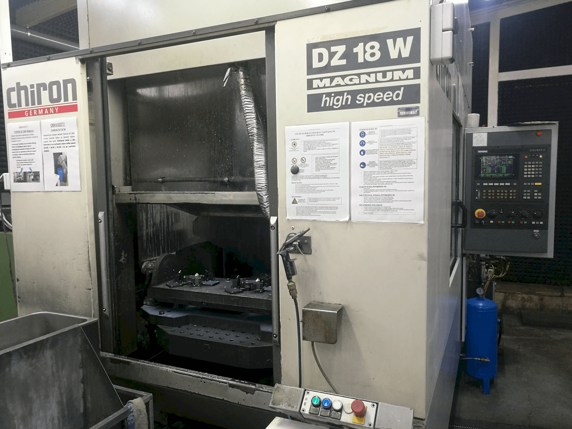 Prikaz stroja CHIRON DZ 18 W sprijeda