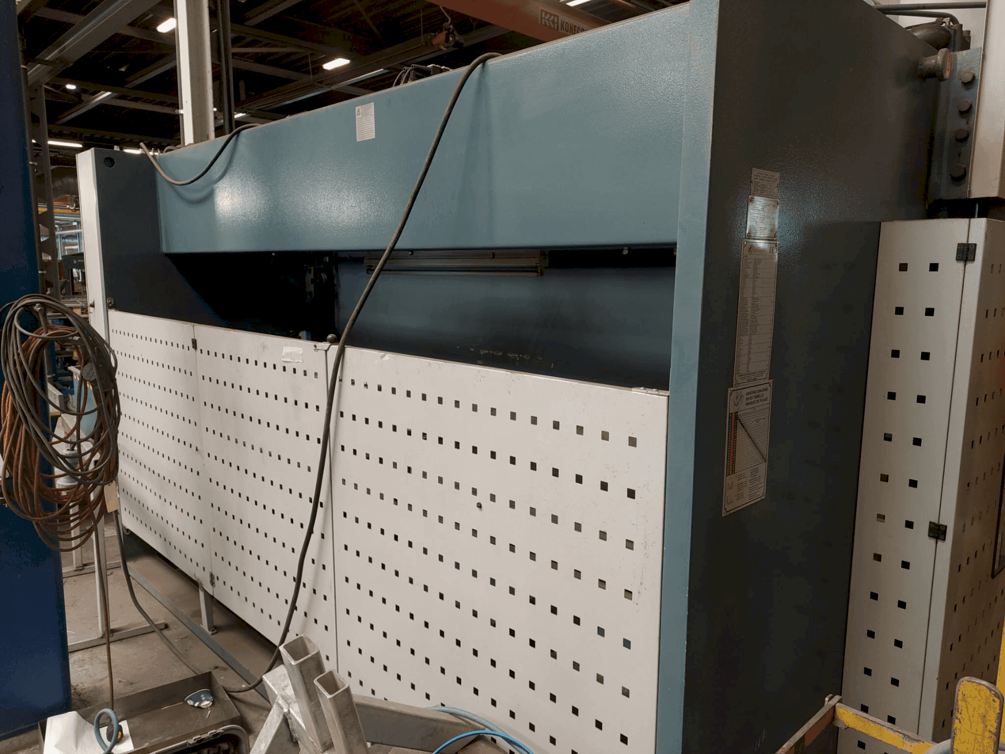 Prikaz stroja Durma E 40160 sprijeda