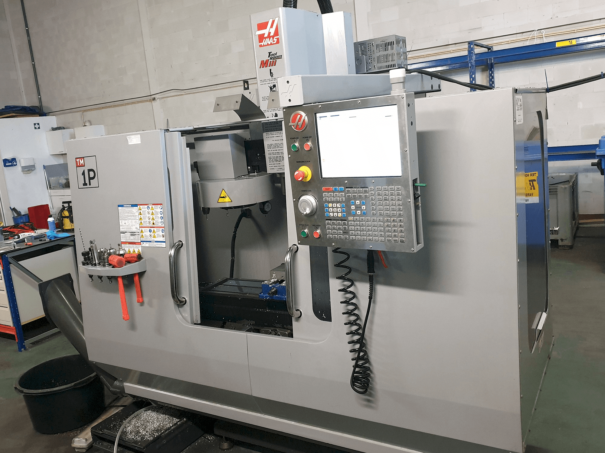 Prikaz stroja HAAS TM-1P sprijeda