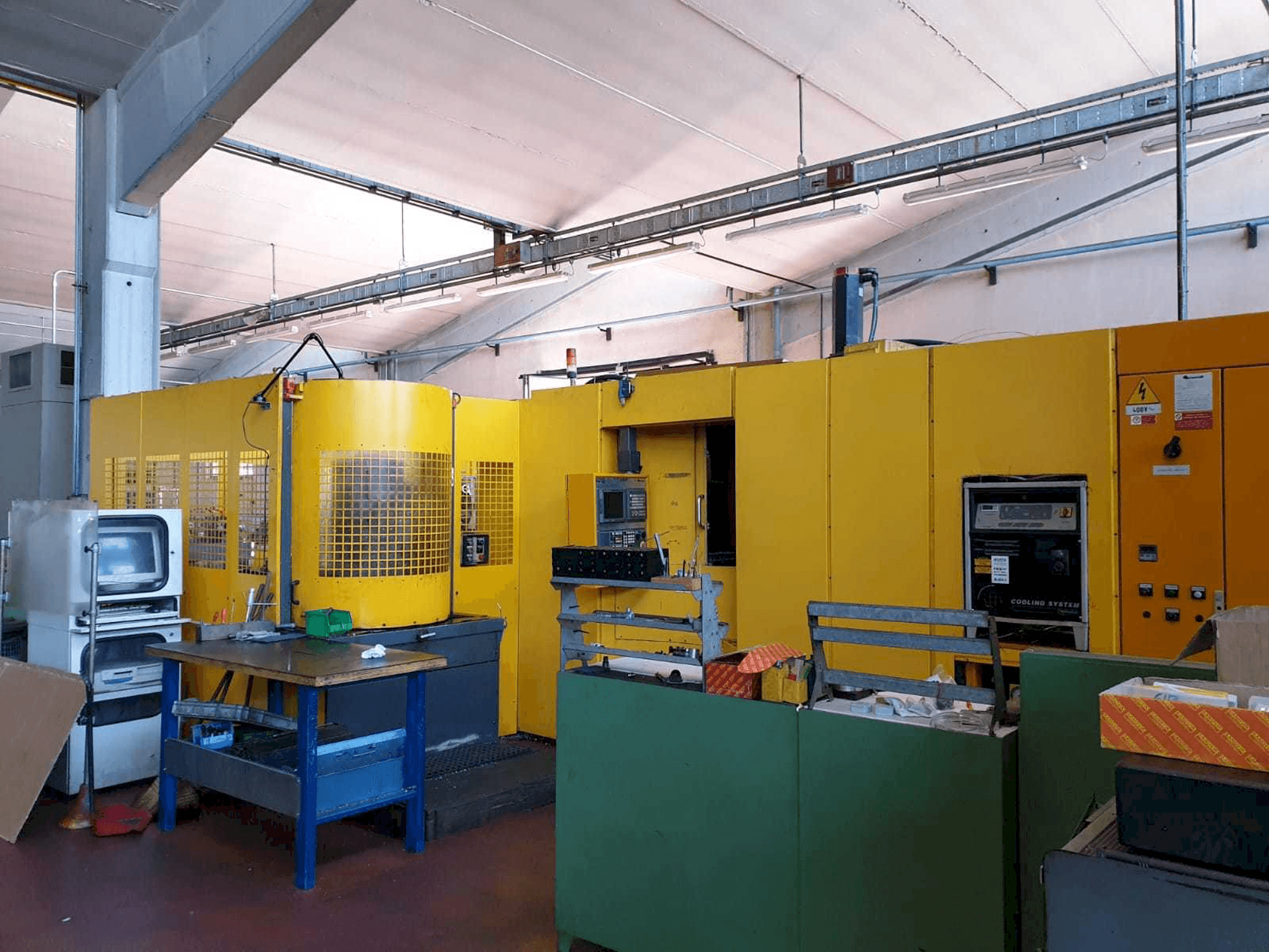 Prikaz stroja Mandelli Thunder 500 sprijeda