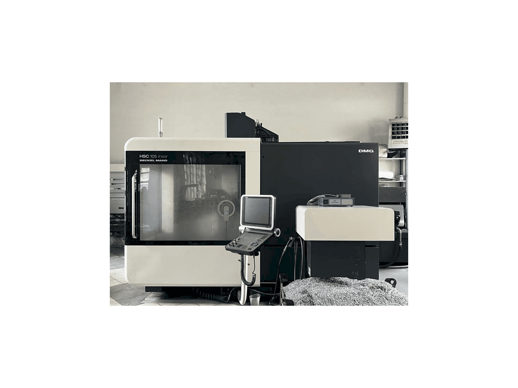 Prikaz stroja DMG HSC 105 linear sprijeda