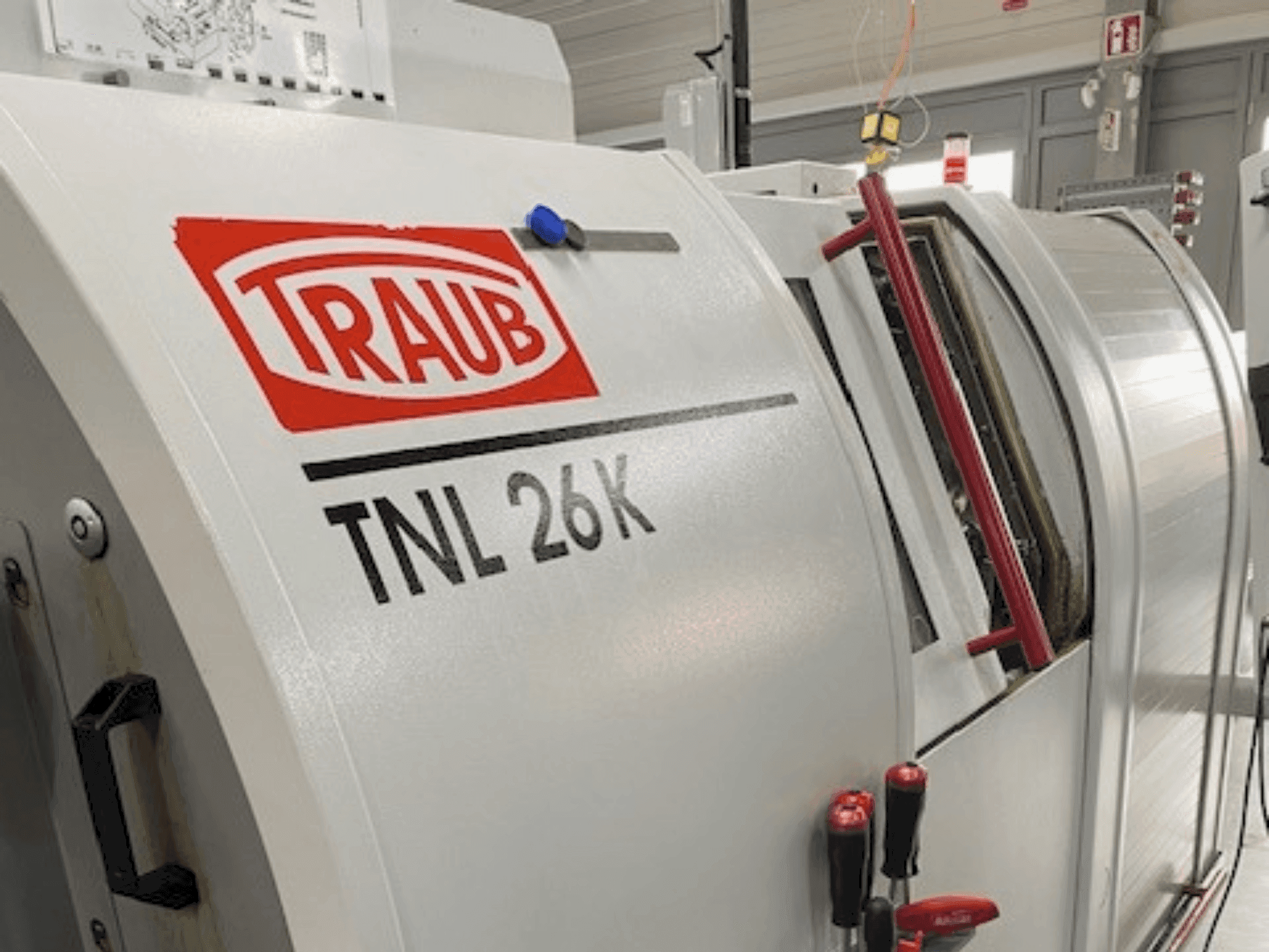 Prikaz stroja TRAUB TNL 26 K sprijeda