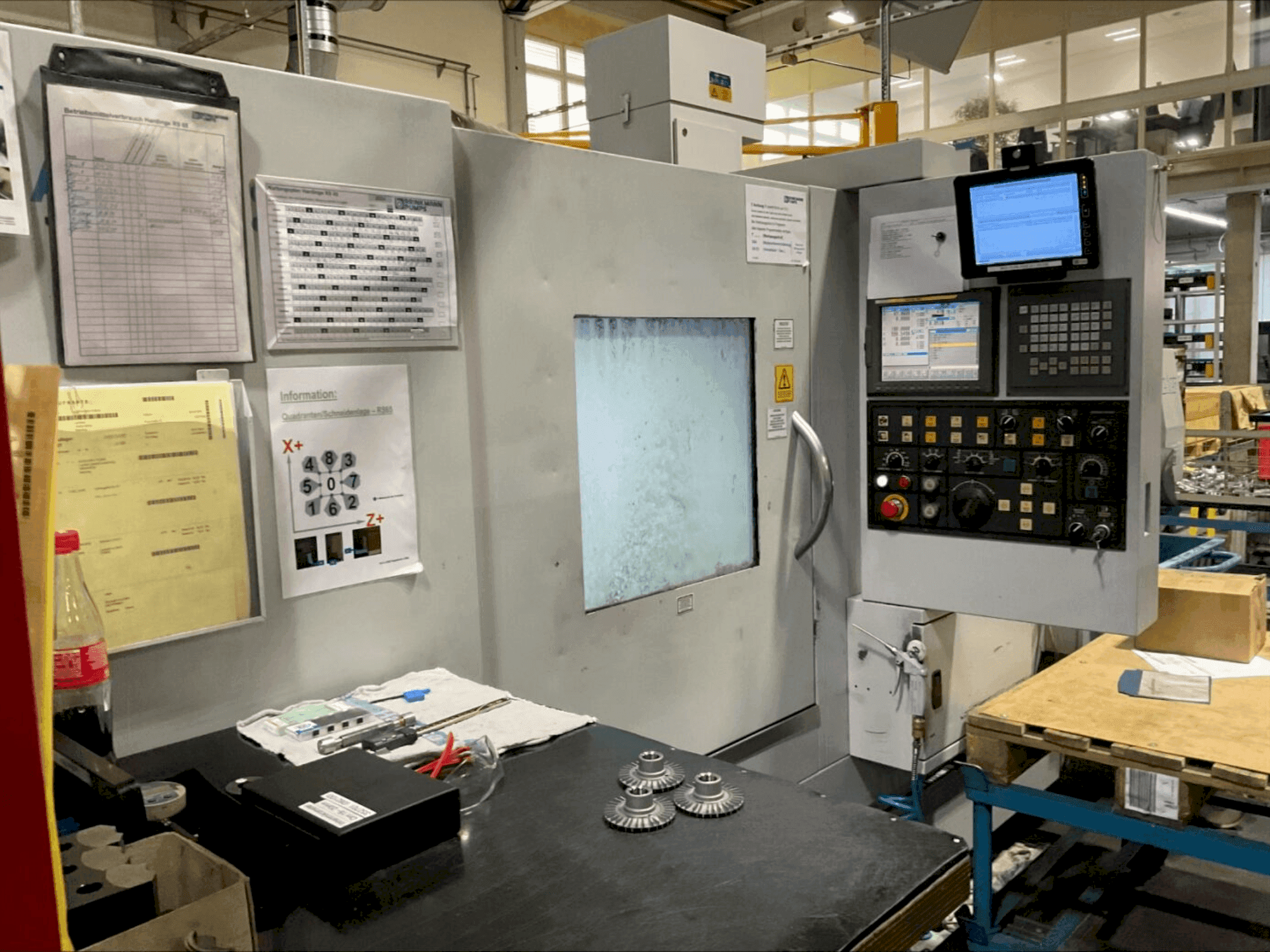Prikaz stroja HARDINGE RS65 sprijeda