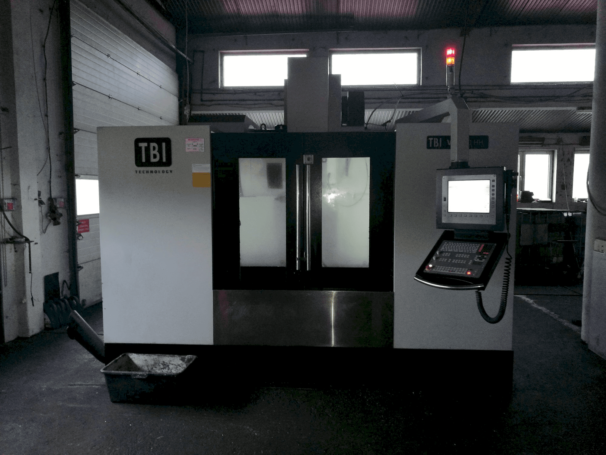 Prikaz stroja TBI VC 1270 HH sprijeda