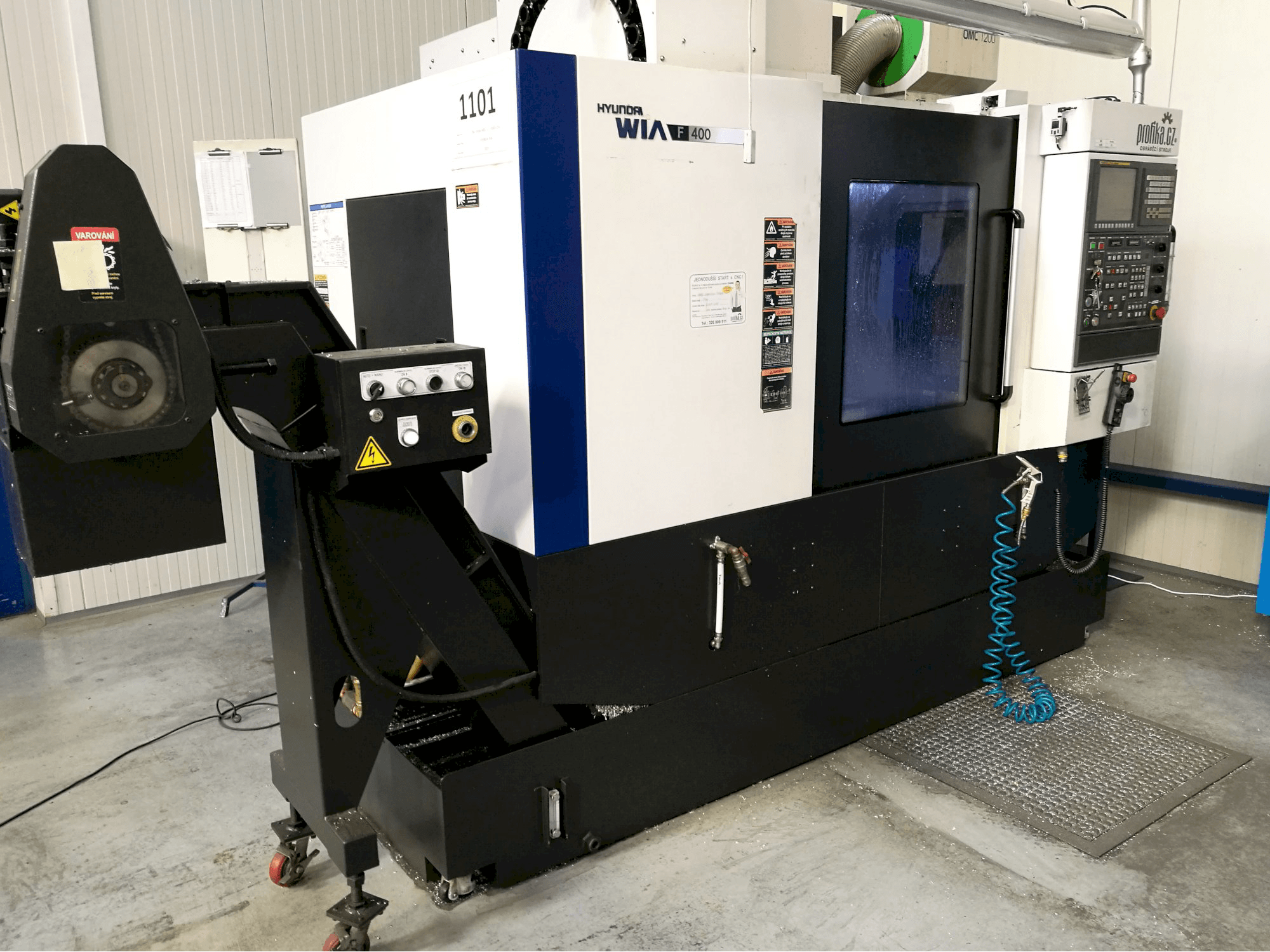 Prikaz stroja Hyundai Wia F400 slijeva