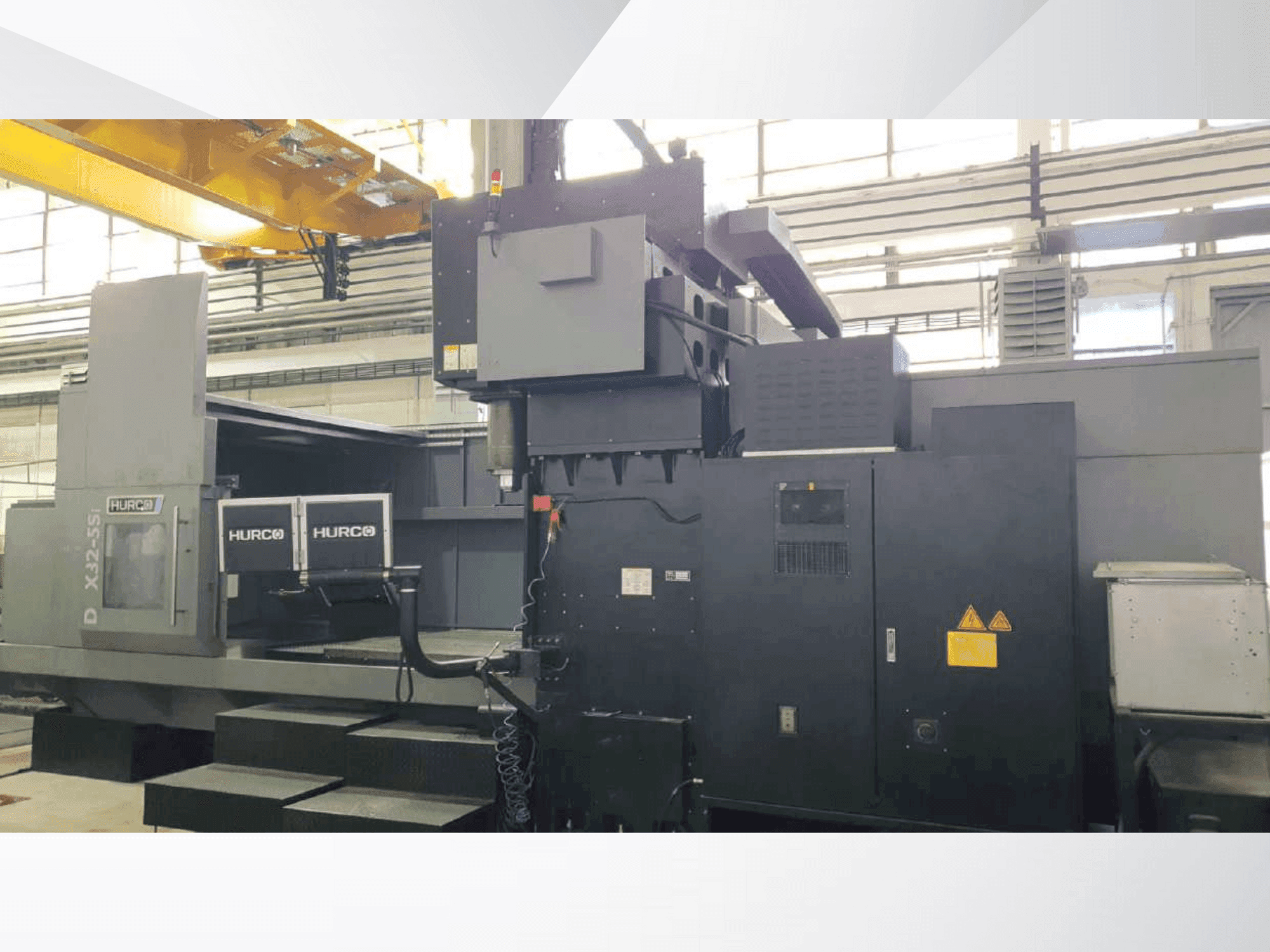 Prikaz stroja Hurco DCX32-5Si sprijeda