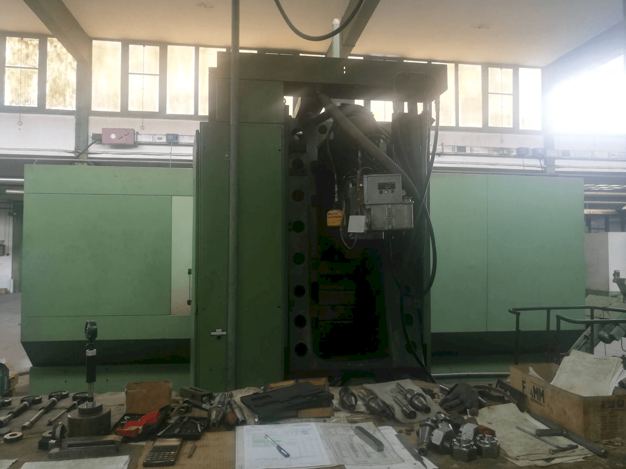 Prikaz stroja HELLER PFU3 sprijeda