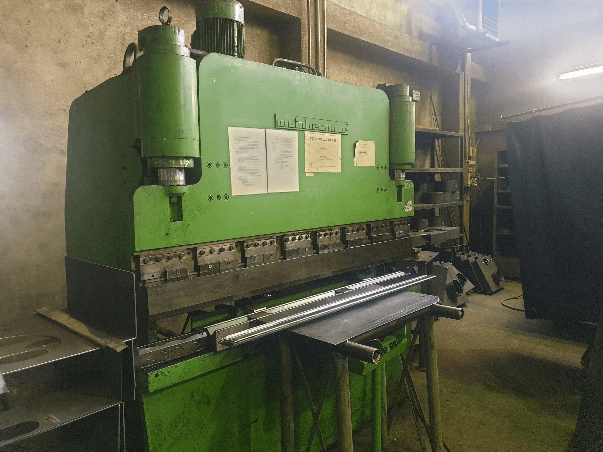 Prikaz stroja Weinbrenner AP 50/2000 sprijeda