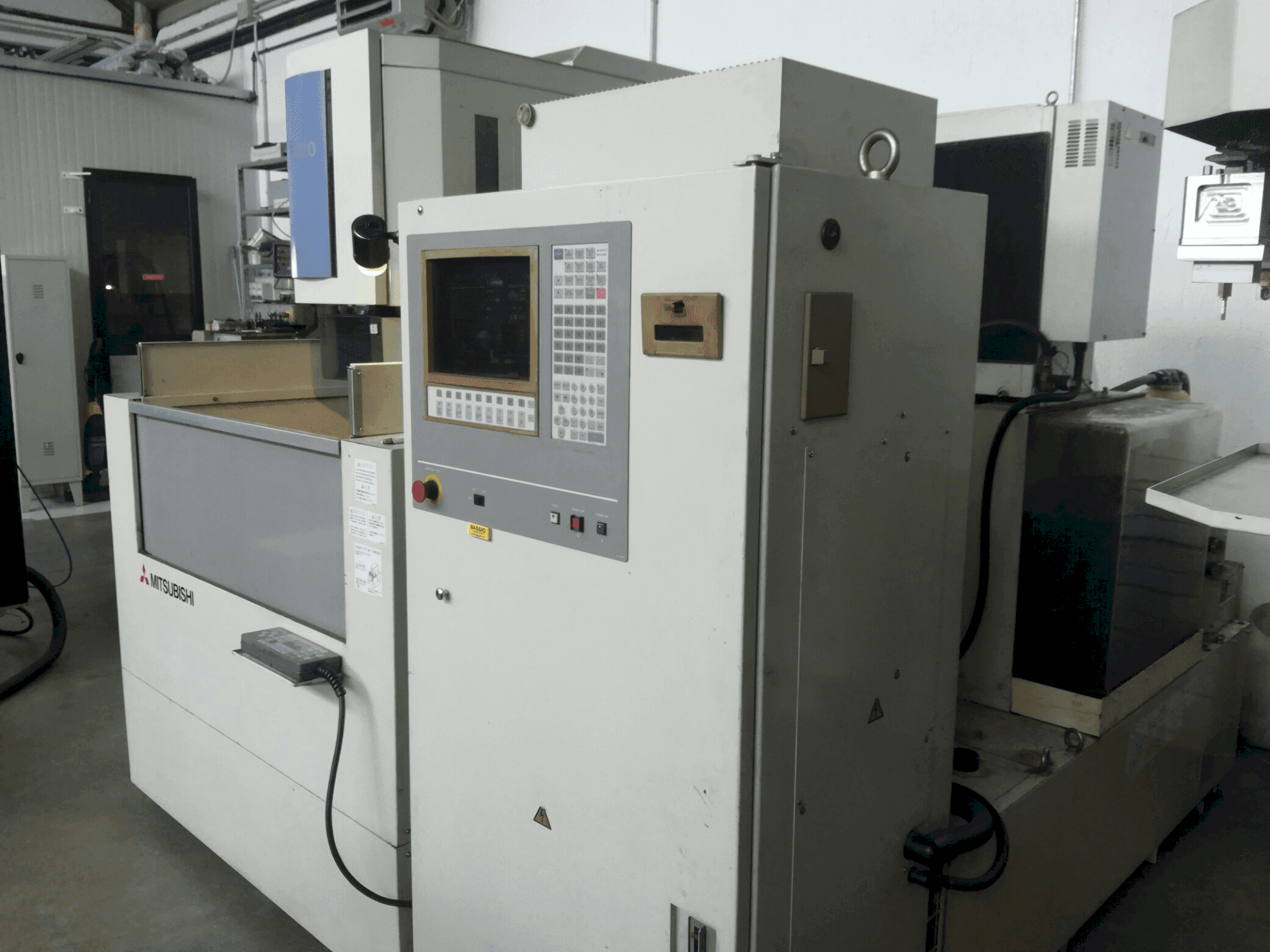 Prikaz stroja Mitsubishi FX 20 sprijeda