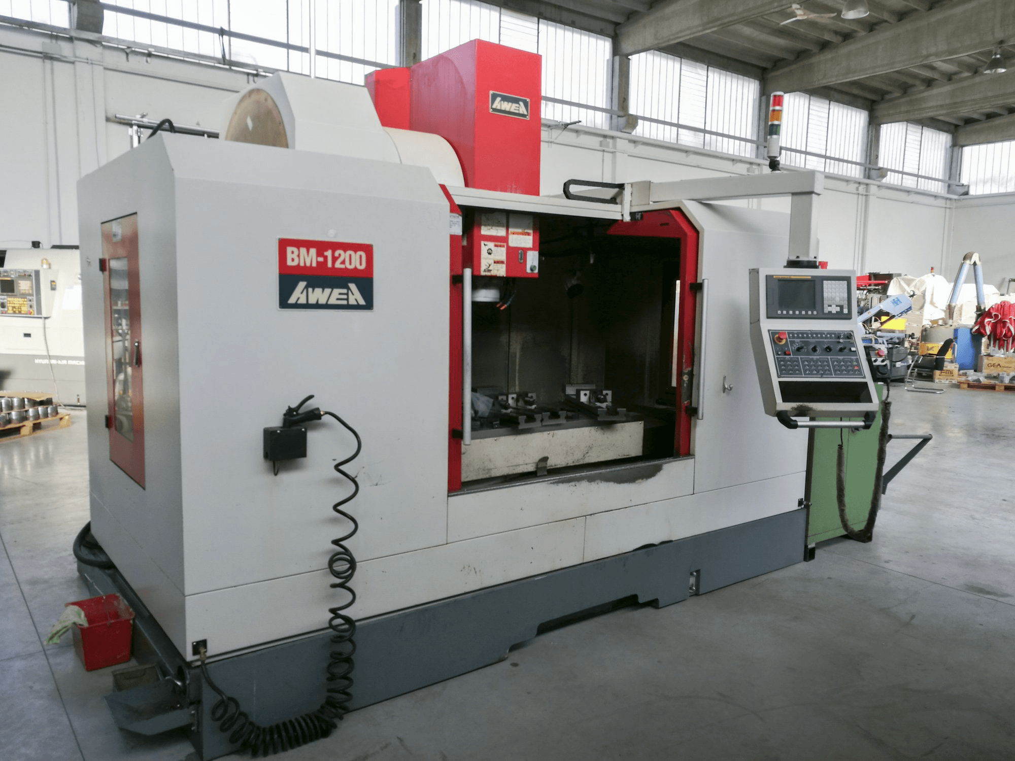 Prikaz stroja AWEA BM-1200 slijeva