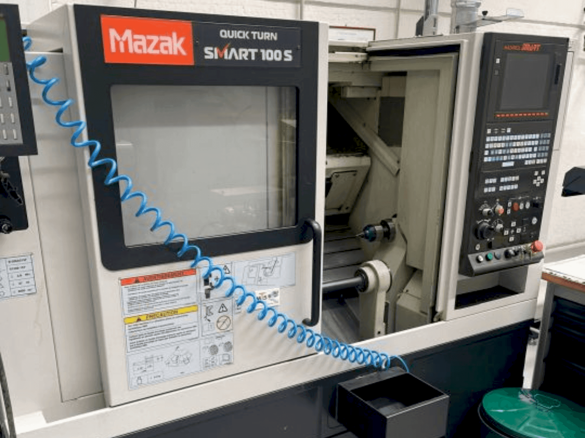 Prikaz stroja Mazak QT SMART-100 sprijeda