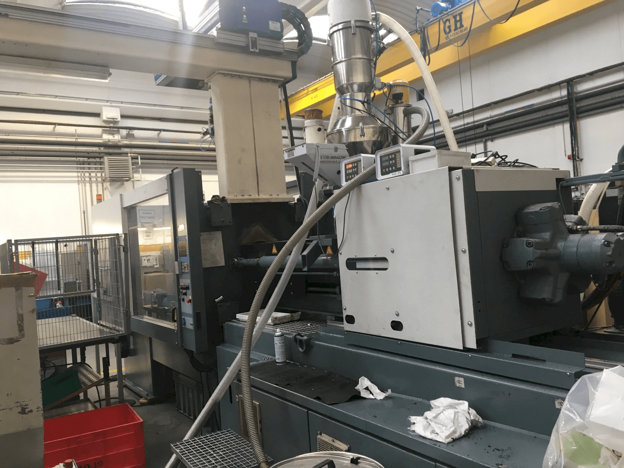 Prikaz stroja Battenfeld BA 3500/1900 BK sprijeda