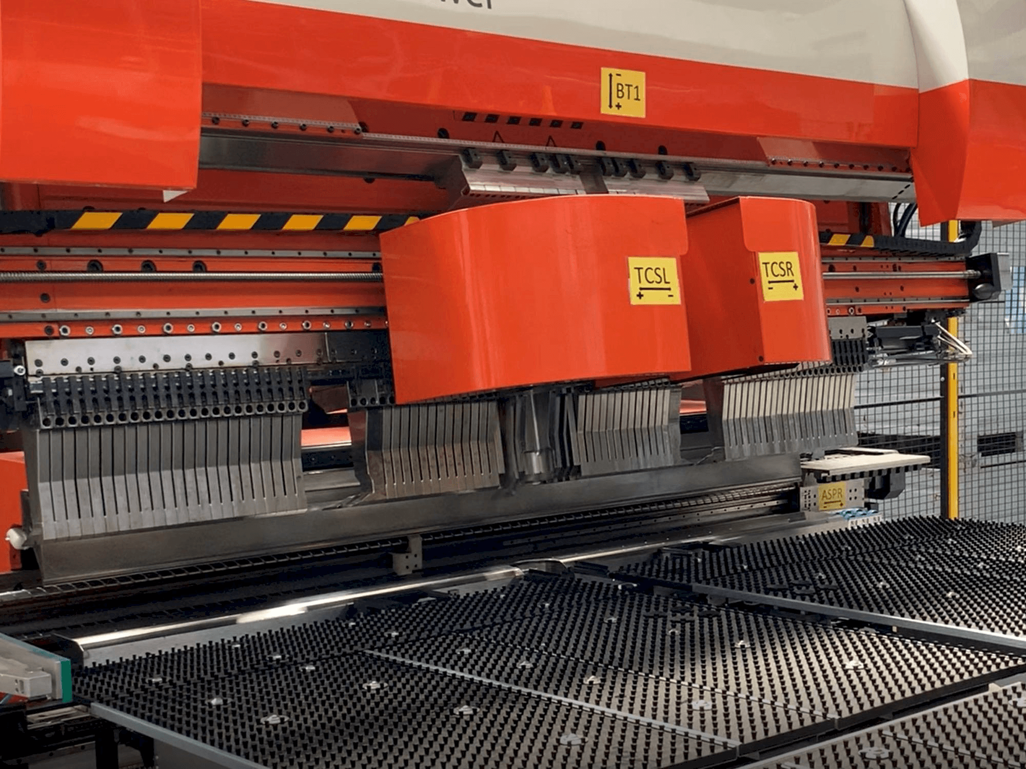 Prikaz stroja Prima Power PSBB sprijeda