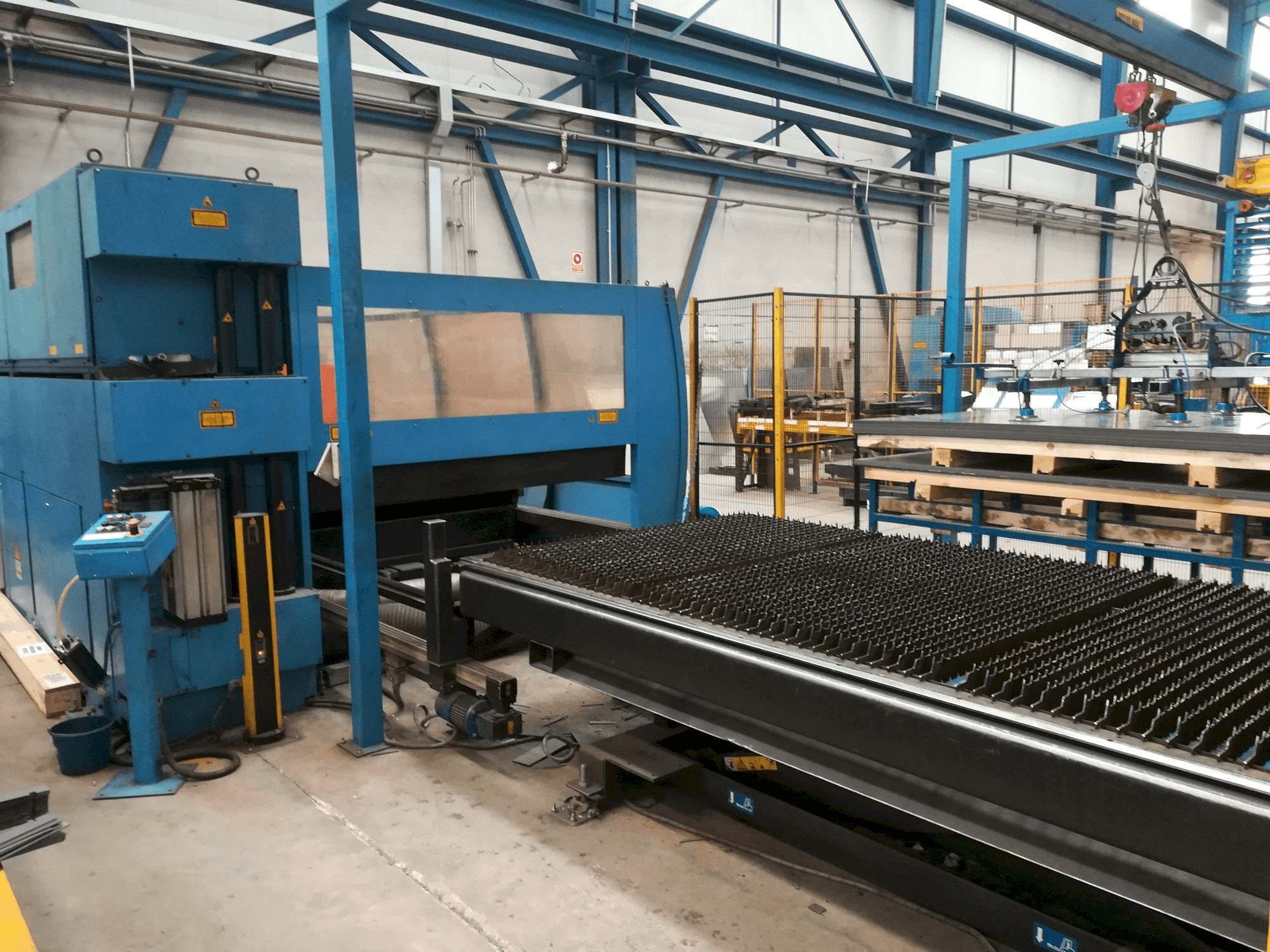 Prikaz stroja Prima Industrie Platino 1530 sprijeda