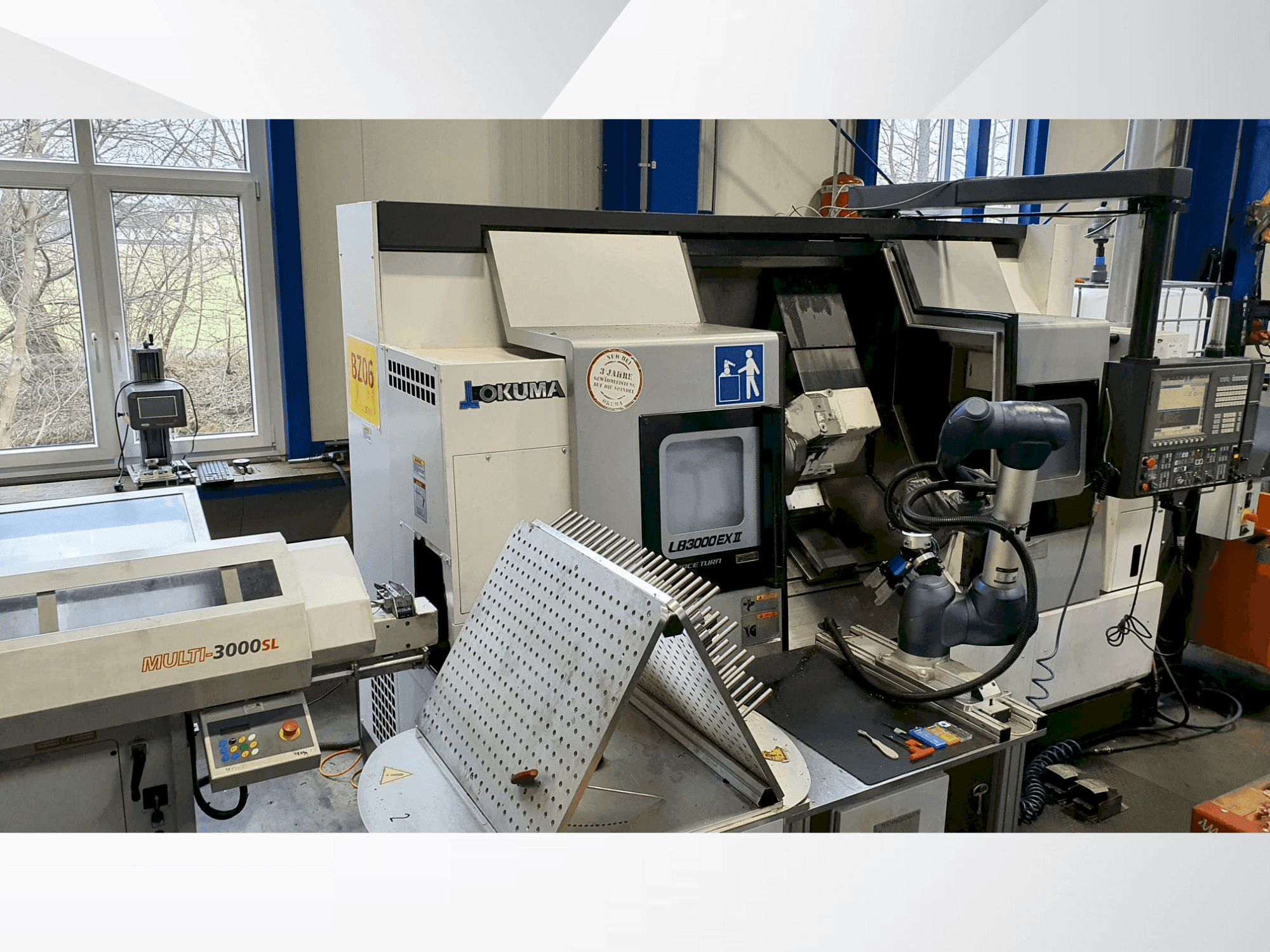 Prikaz stroja Okuma LB3000 EX II sprijeda