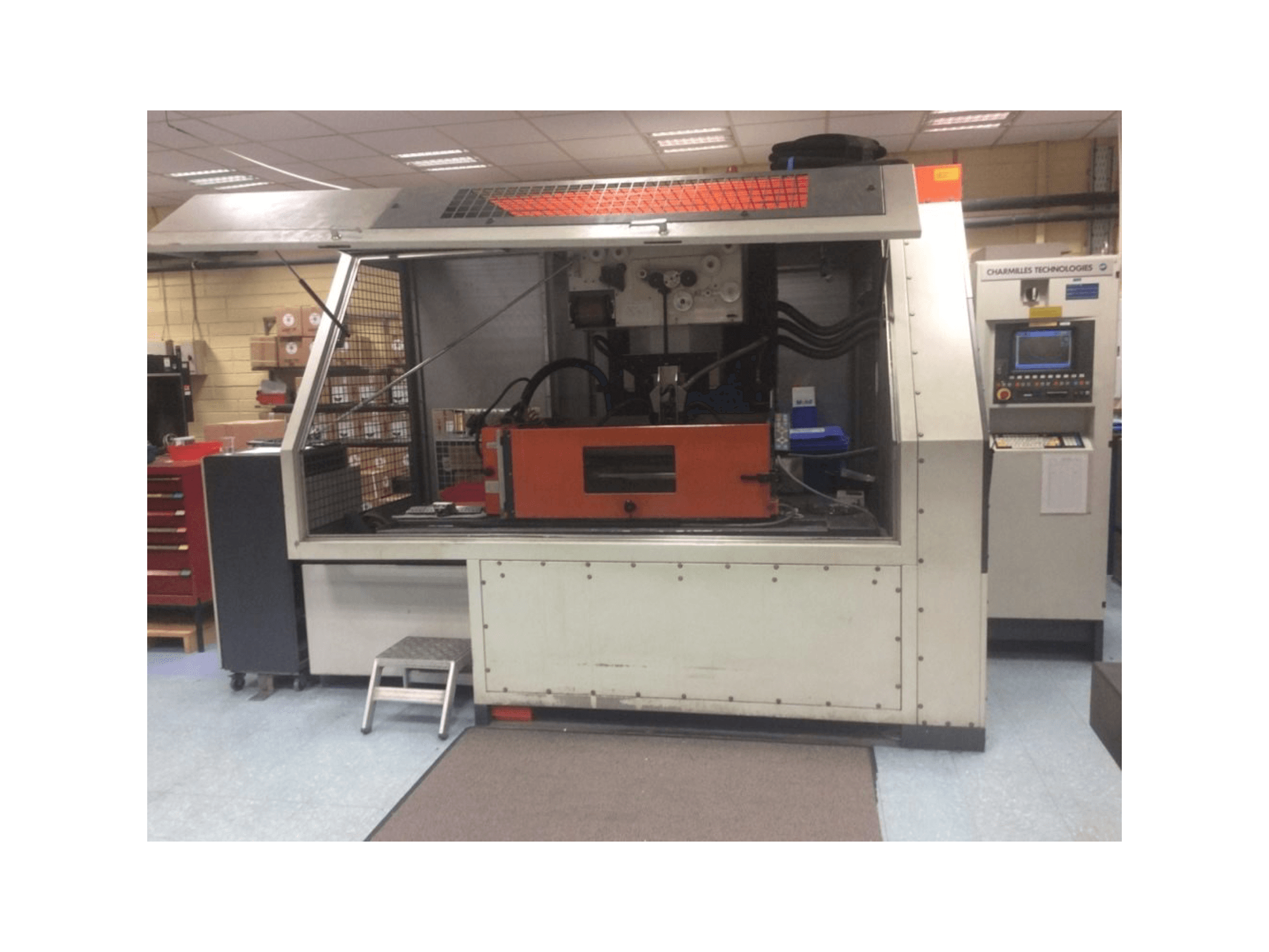 Prikaz stroja CHARMILLES Robofil 4020 SI sprijeda