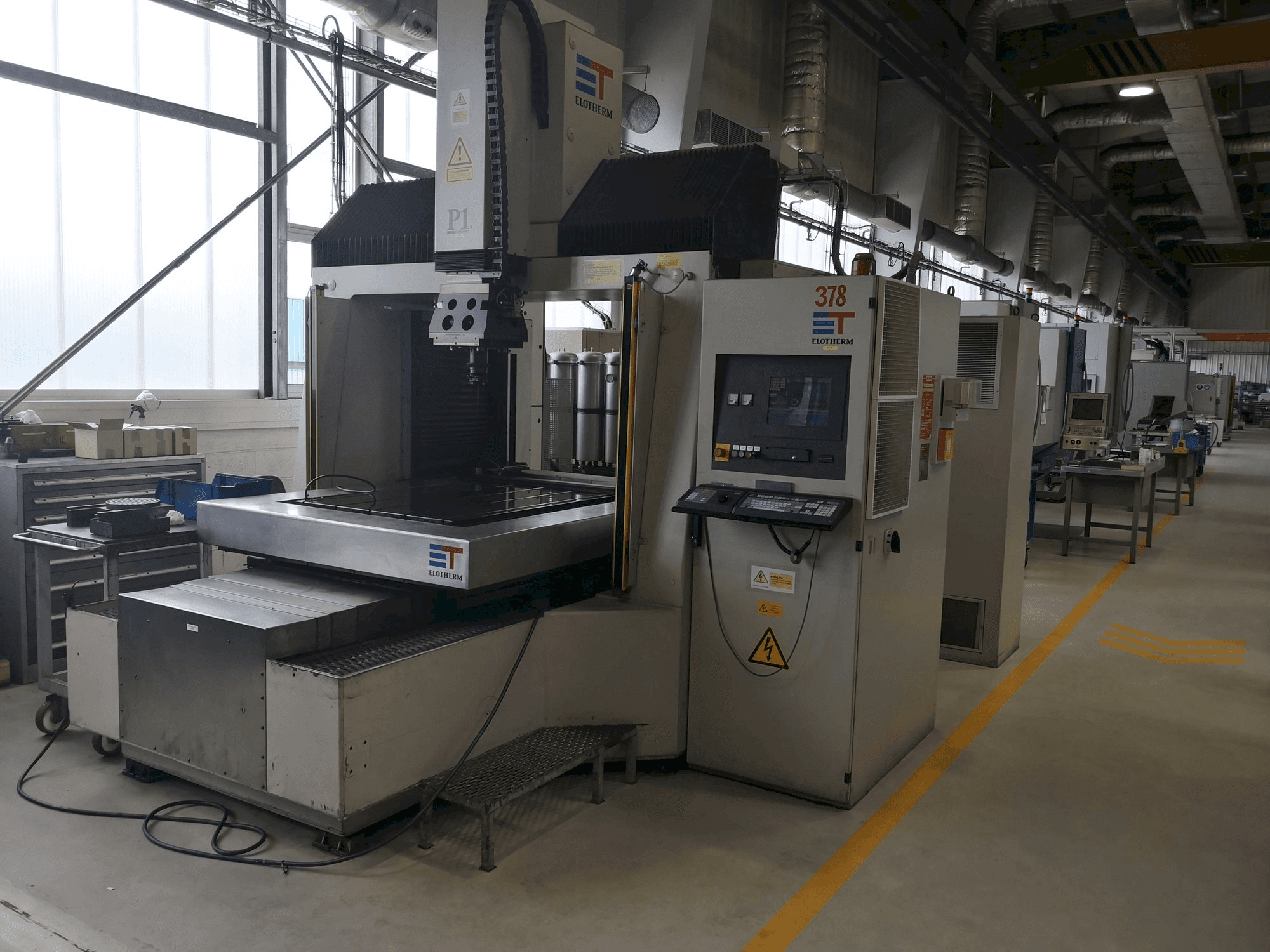 Prikaz stroja ELOTHERM ELBOMAT P1 sprijeda