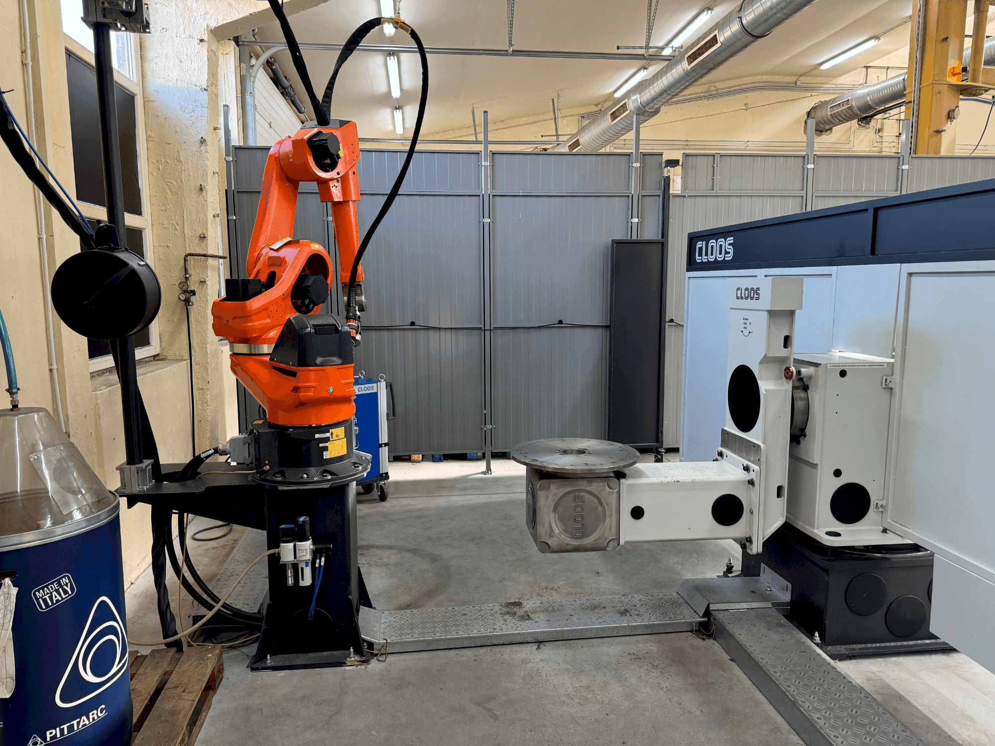 Prikaz stroja CLOOS QIROX CS-50 sprijeda